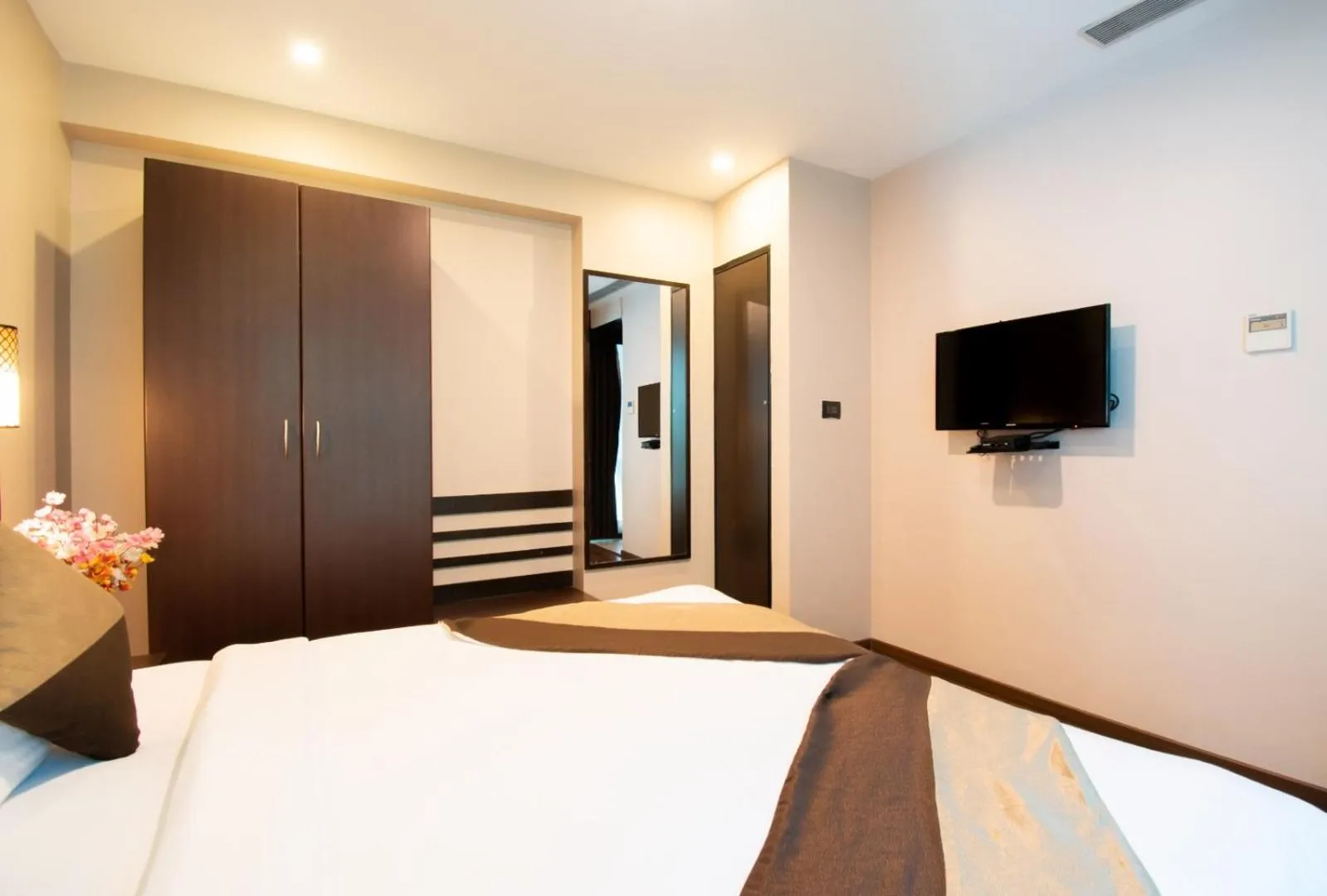 Bedroom, Bed in Akshaya Aura