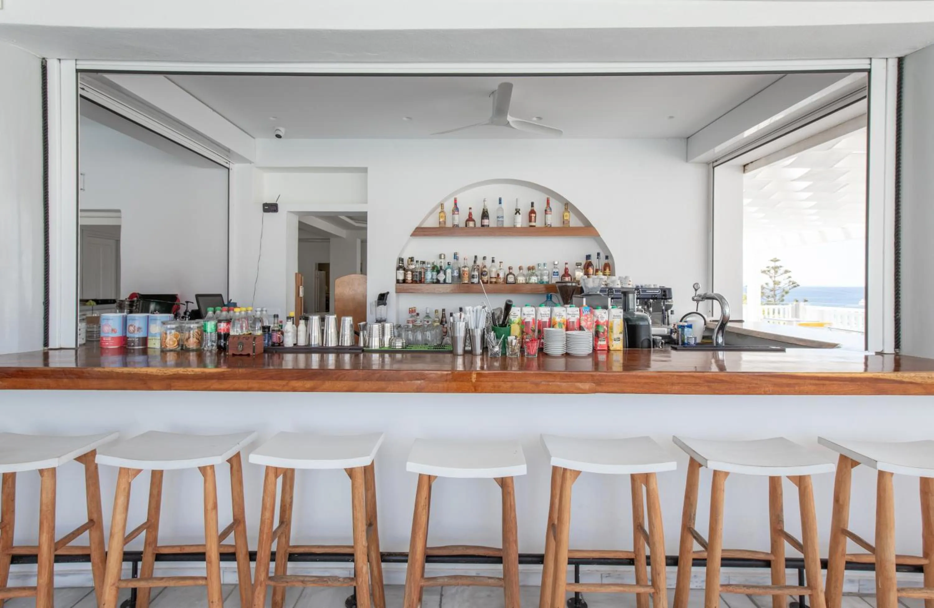 Lounge or bar in The George Hotel Mykonos