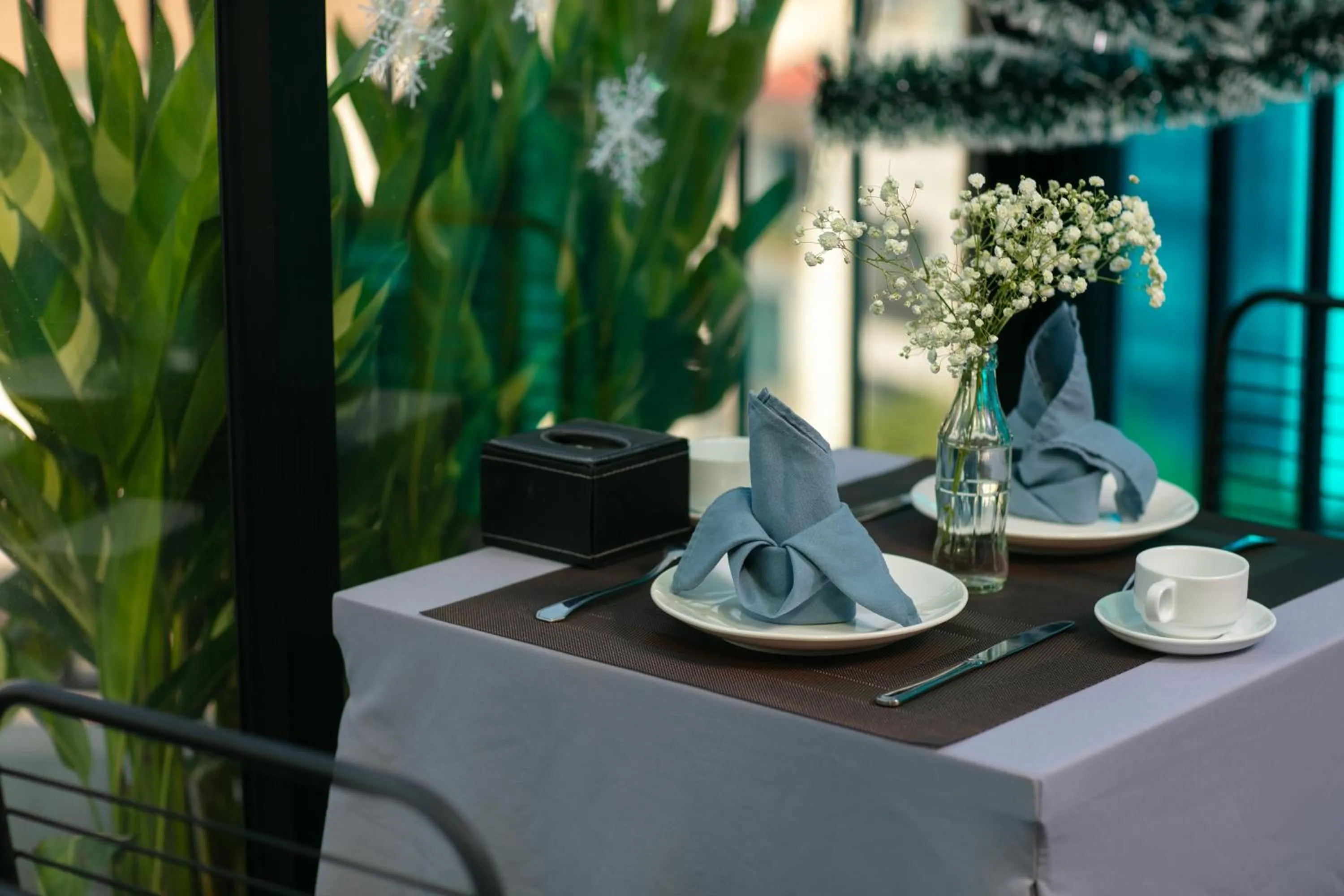 Restaurant/places to eat in Westlake Pearl Apartment - Hotel & Pearl Spa