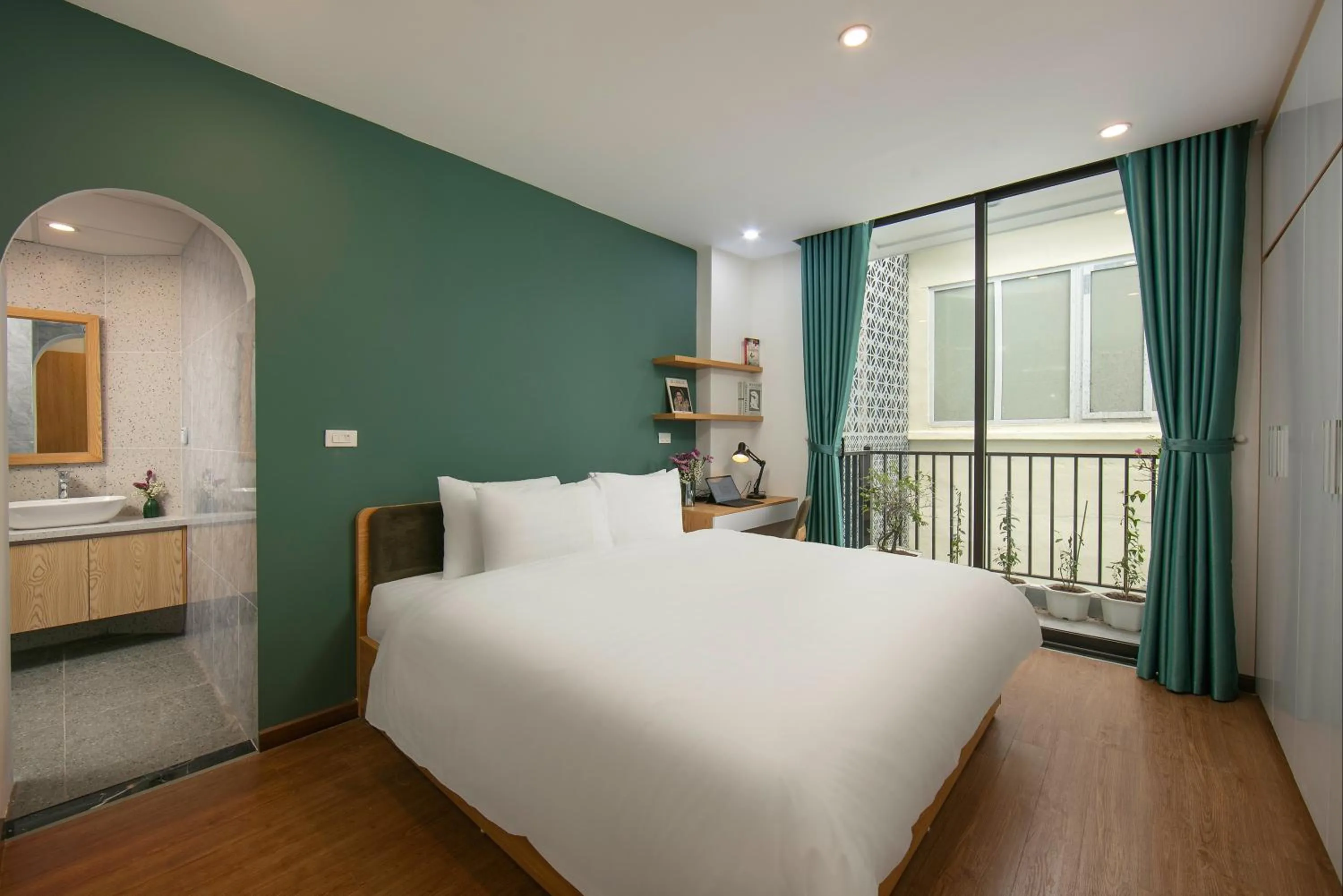 Bedroom, Bed in Westlake Pearl Apartment - Hotel & Pearl Spa