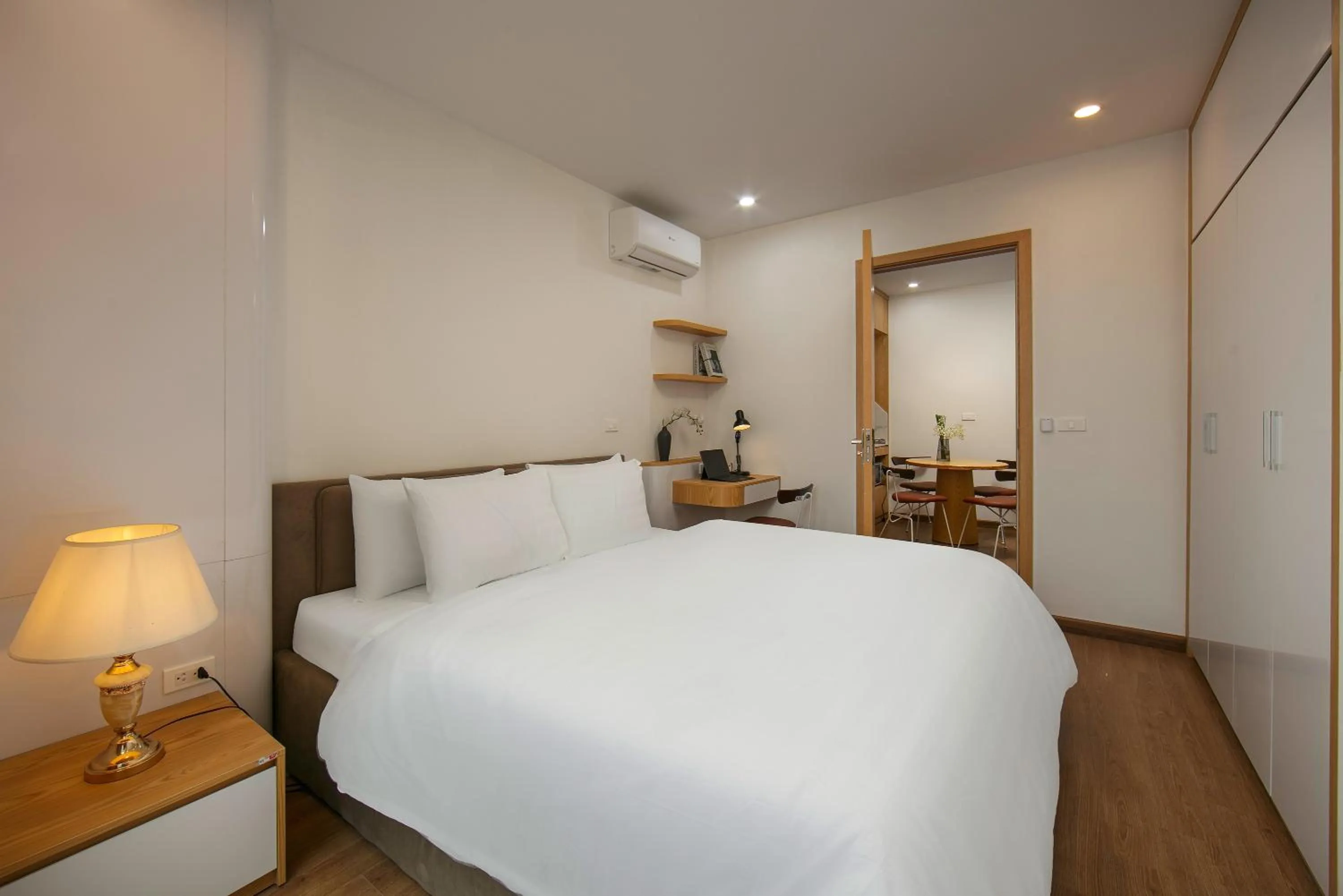 Bed in Westlake Pearl Apartment - Hotel & Pearl Spa