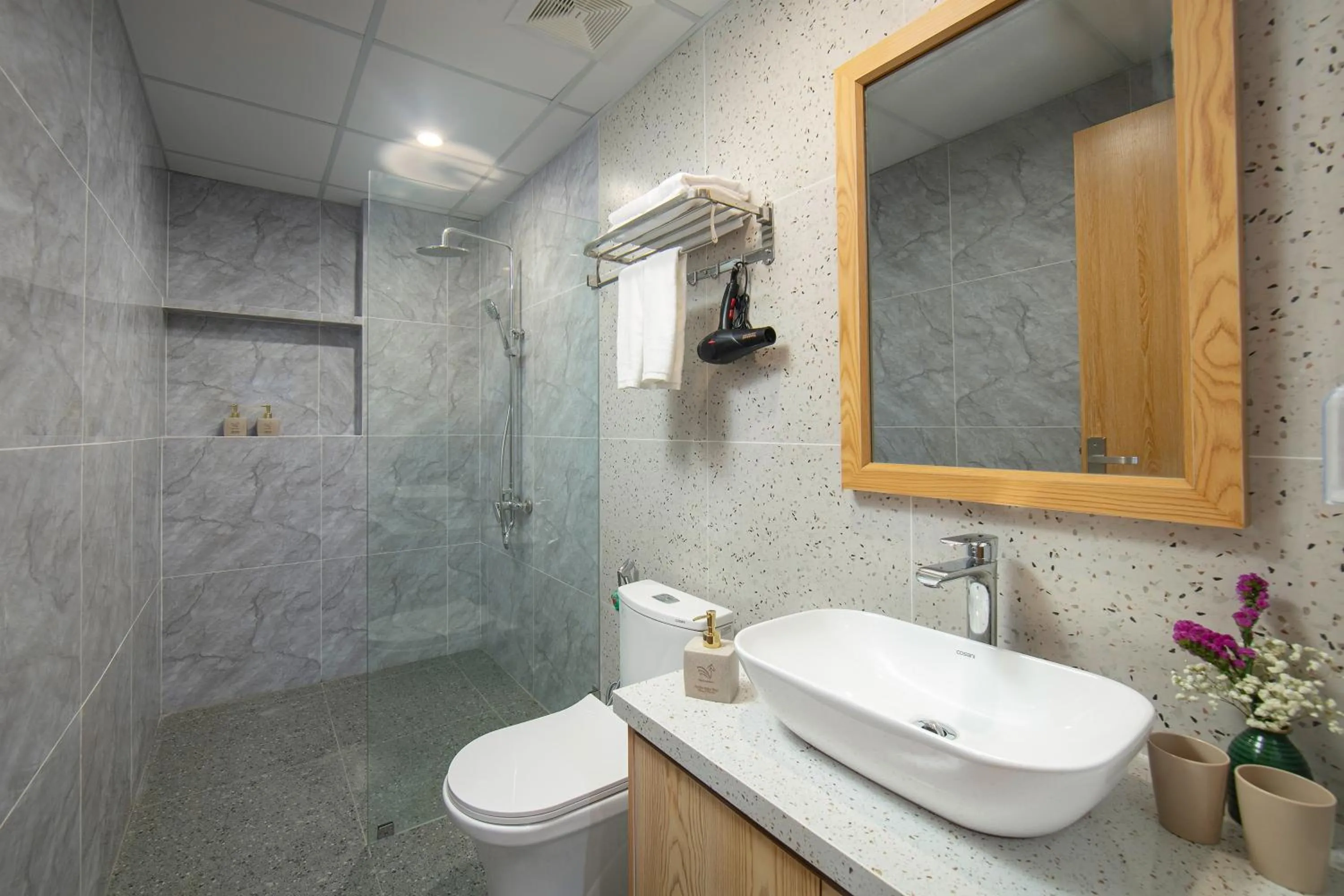 Bathroom in Westlake Pearl Apartment - Hotel & Pearl Spa