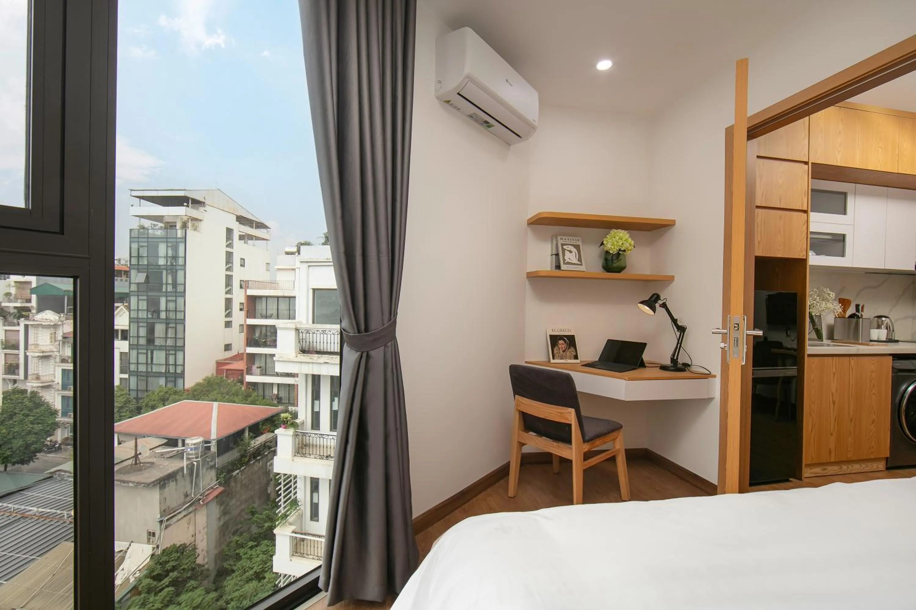 Seating area, Bed in Westlake Pearl Apartment - Hotel & Pearl Spa