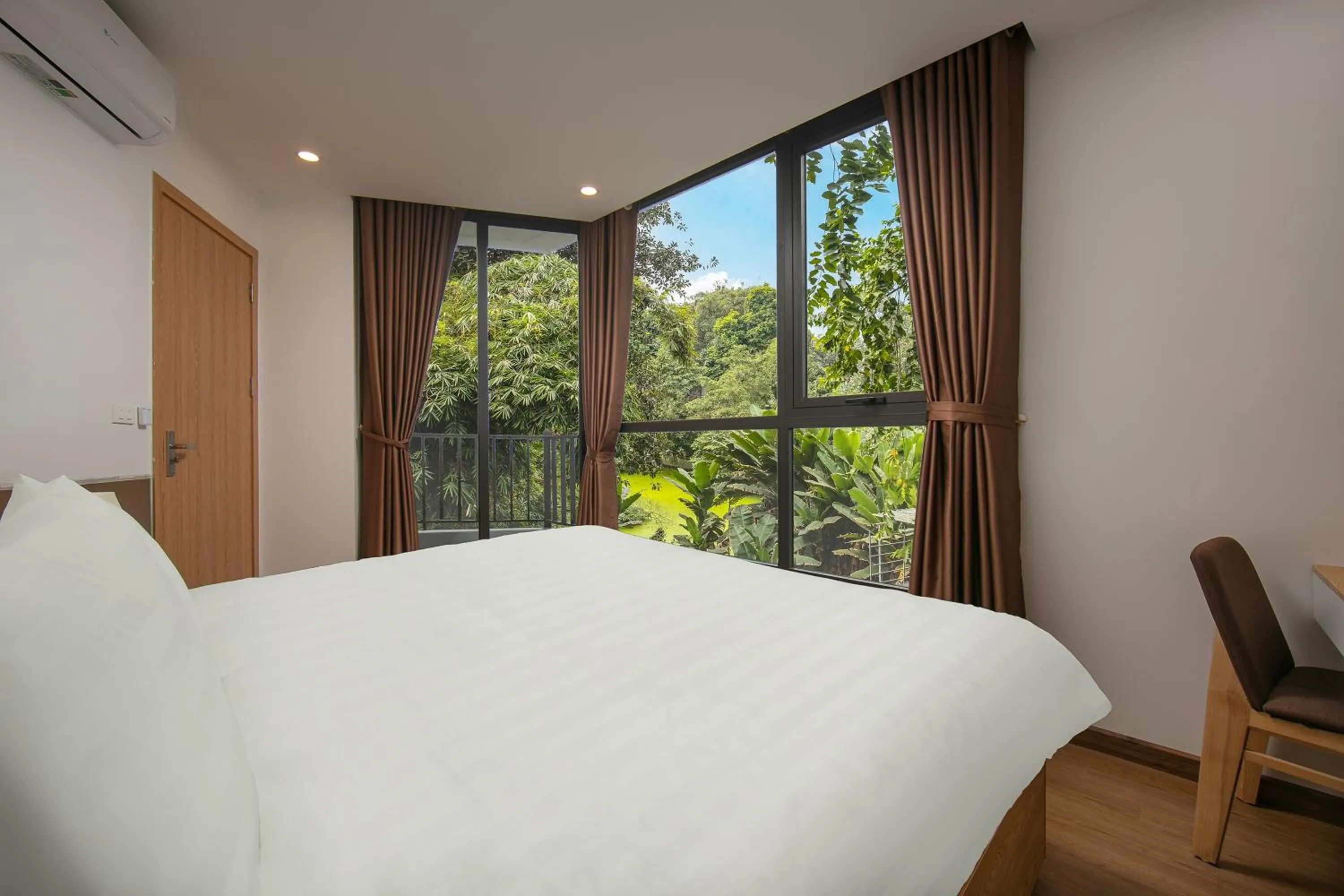 Bedroom, Bed in Westlake Pearl Apartment - Hotel & Pearl Spa