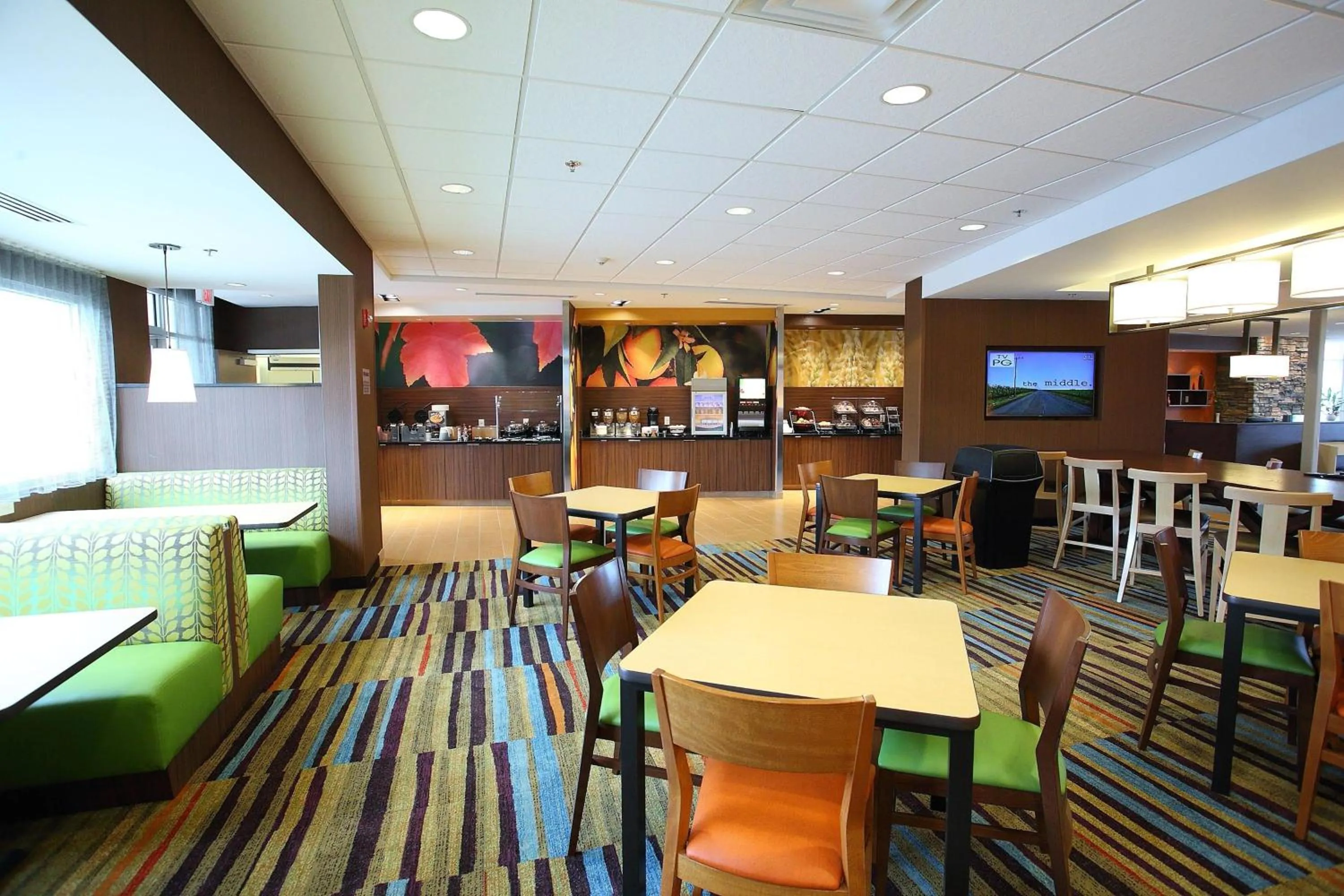 Breakfast in Fairfield Inn & Suites by Marriott East Grand Forks
