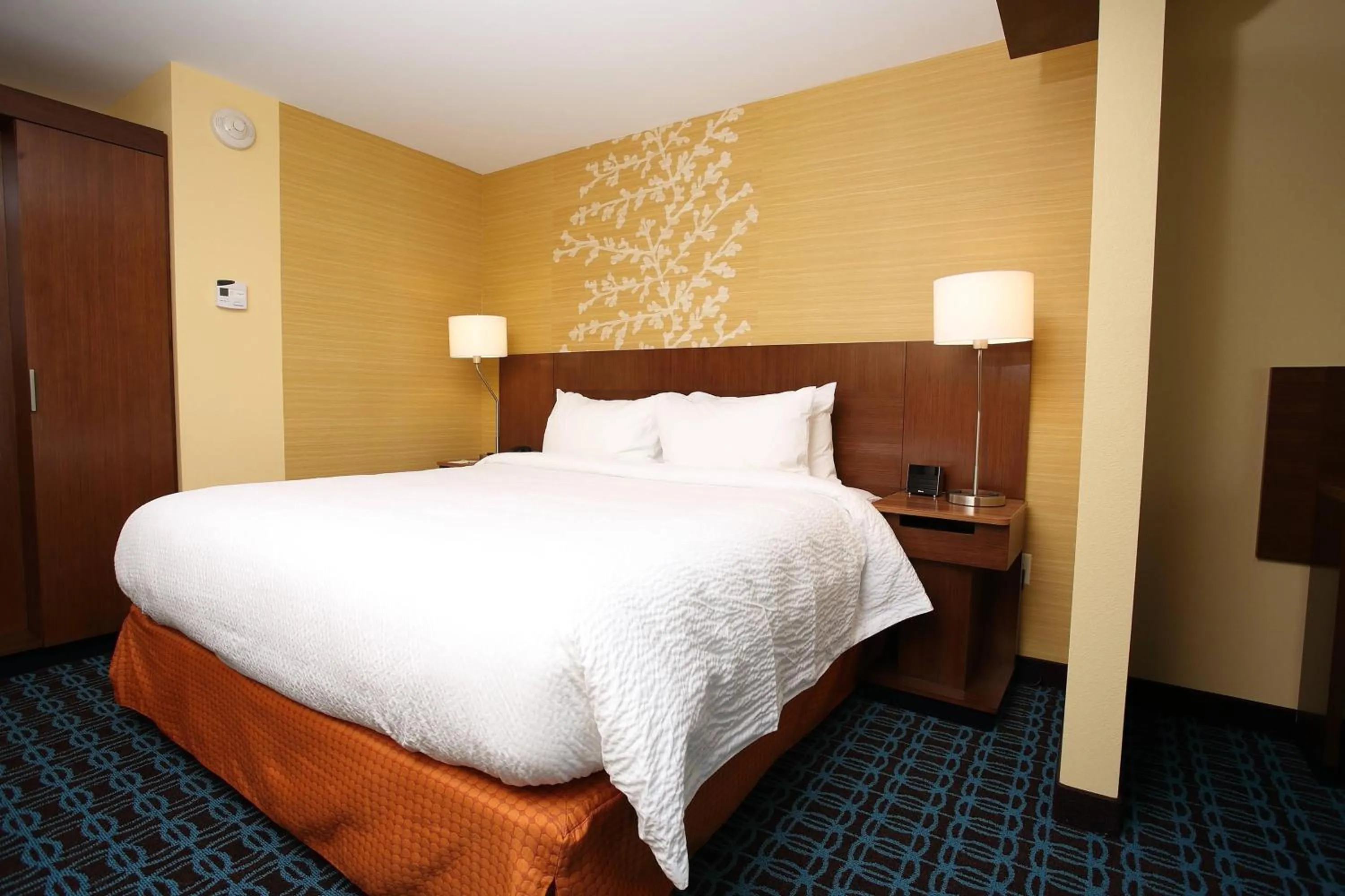 Photo of the whole room, Bed in Fairfield Inn & Suites by Marriott East Grand Forks