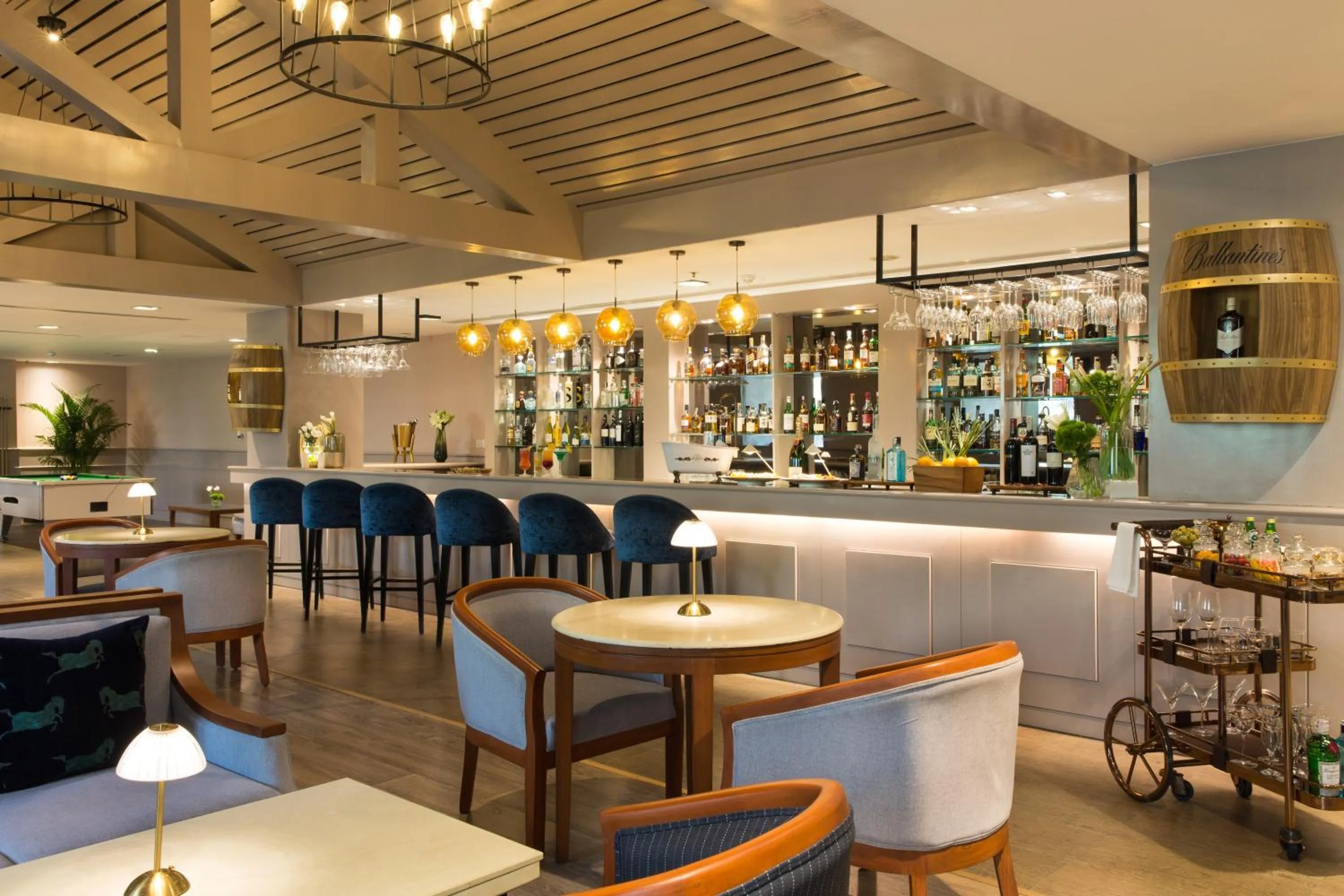 Lounge or bar in DLF Club 5