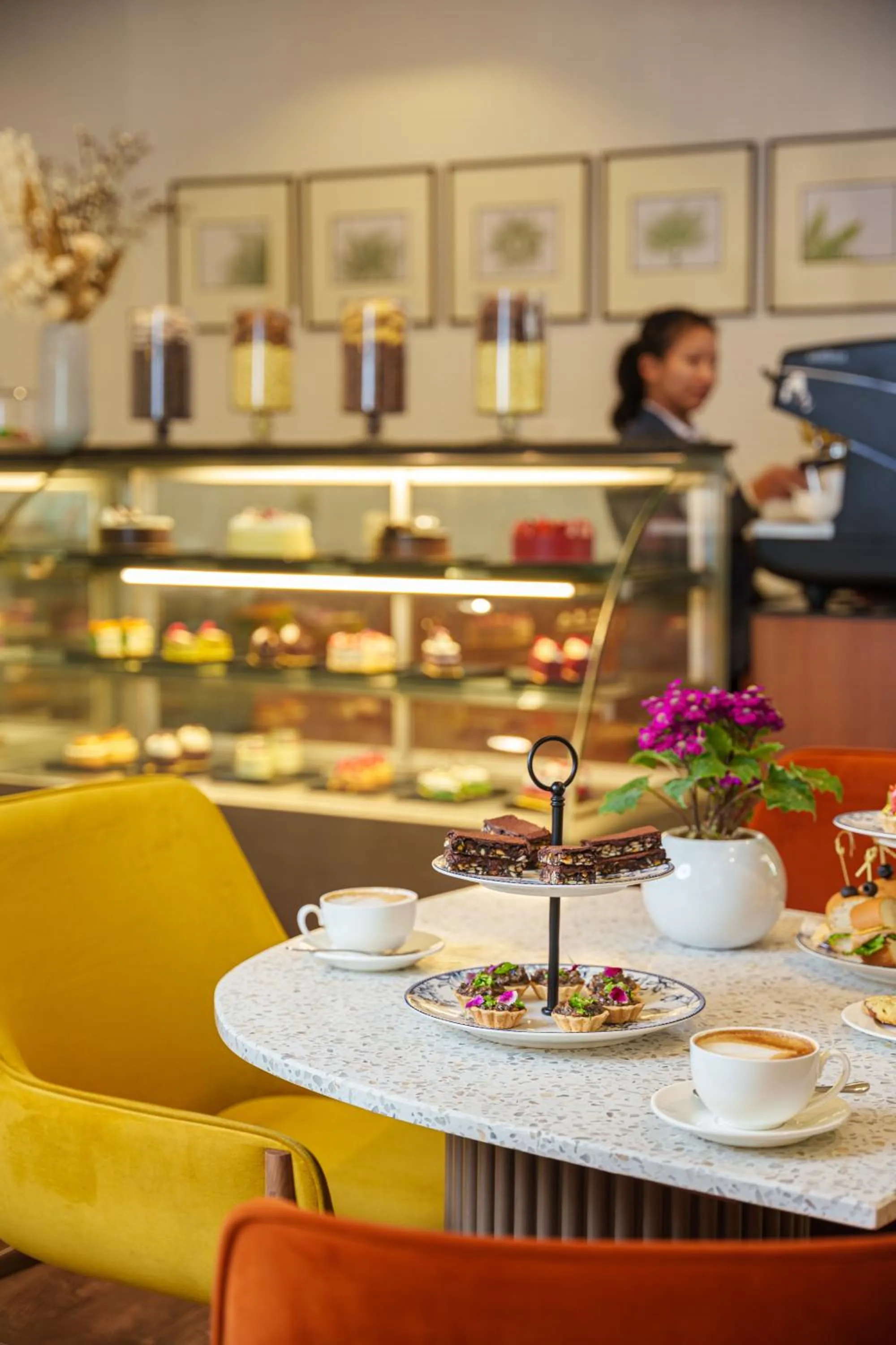 Coffee/tea facilities in DLF Club 5