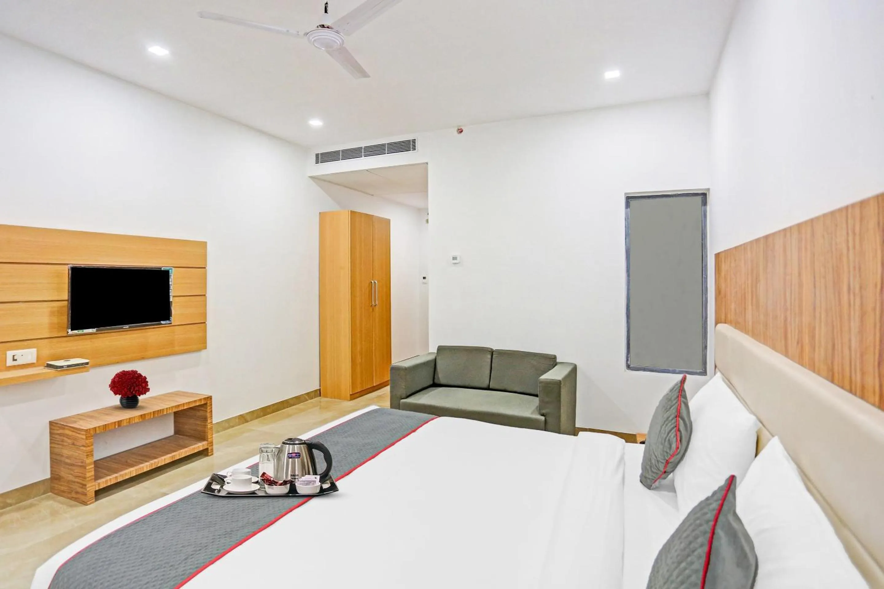 Bedroom, Bed in Townhouse Super Two Premium