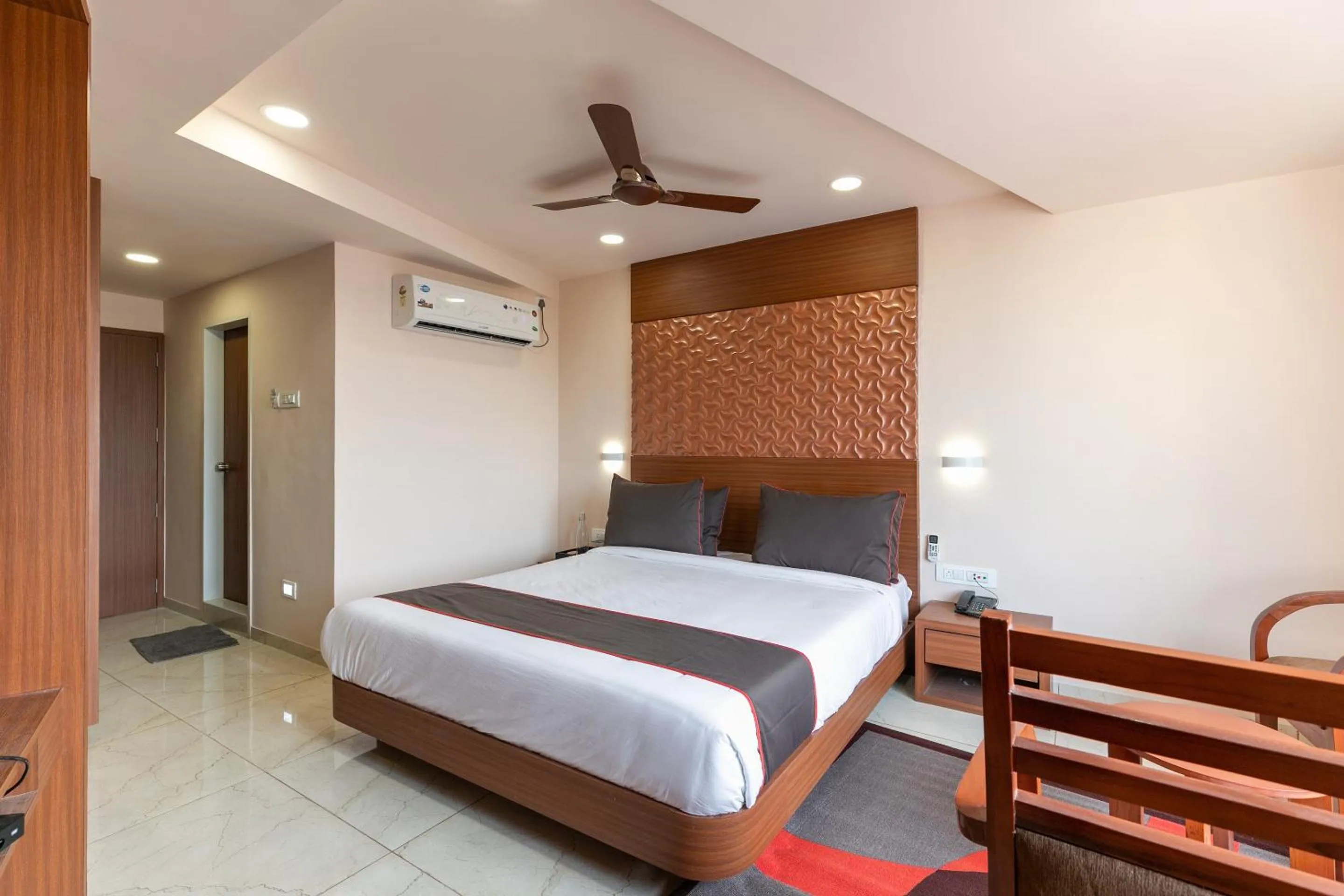 Bedroom, Bed in Super Collection O Simran Raghuveer Para