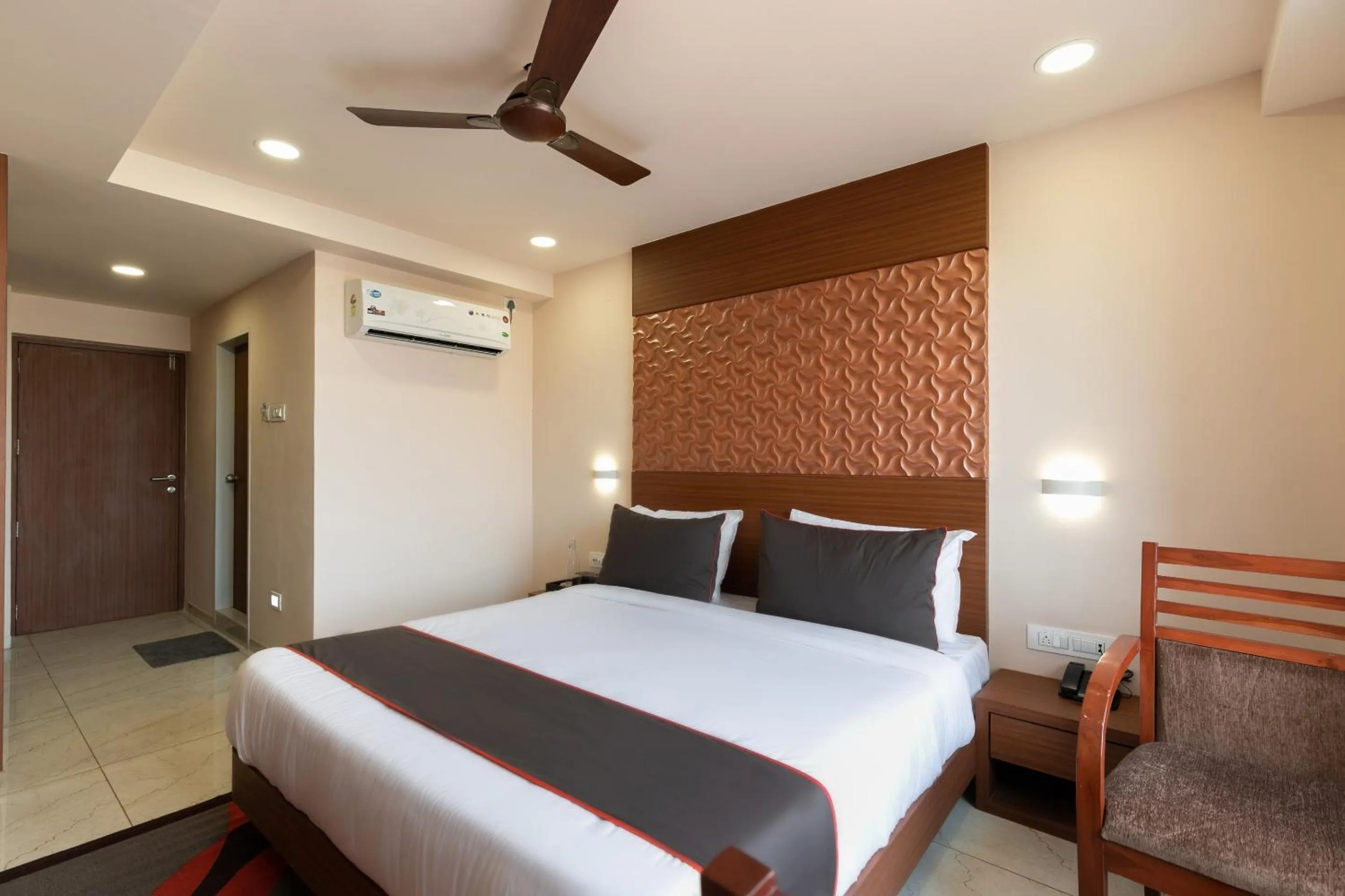 Bedroom, Bed in Super Collection O Simran Raghuveer Para