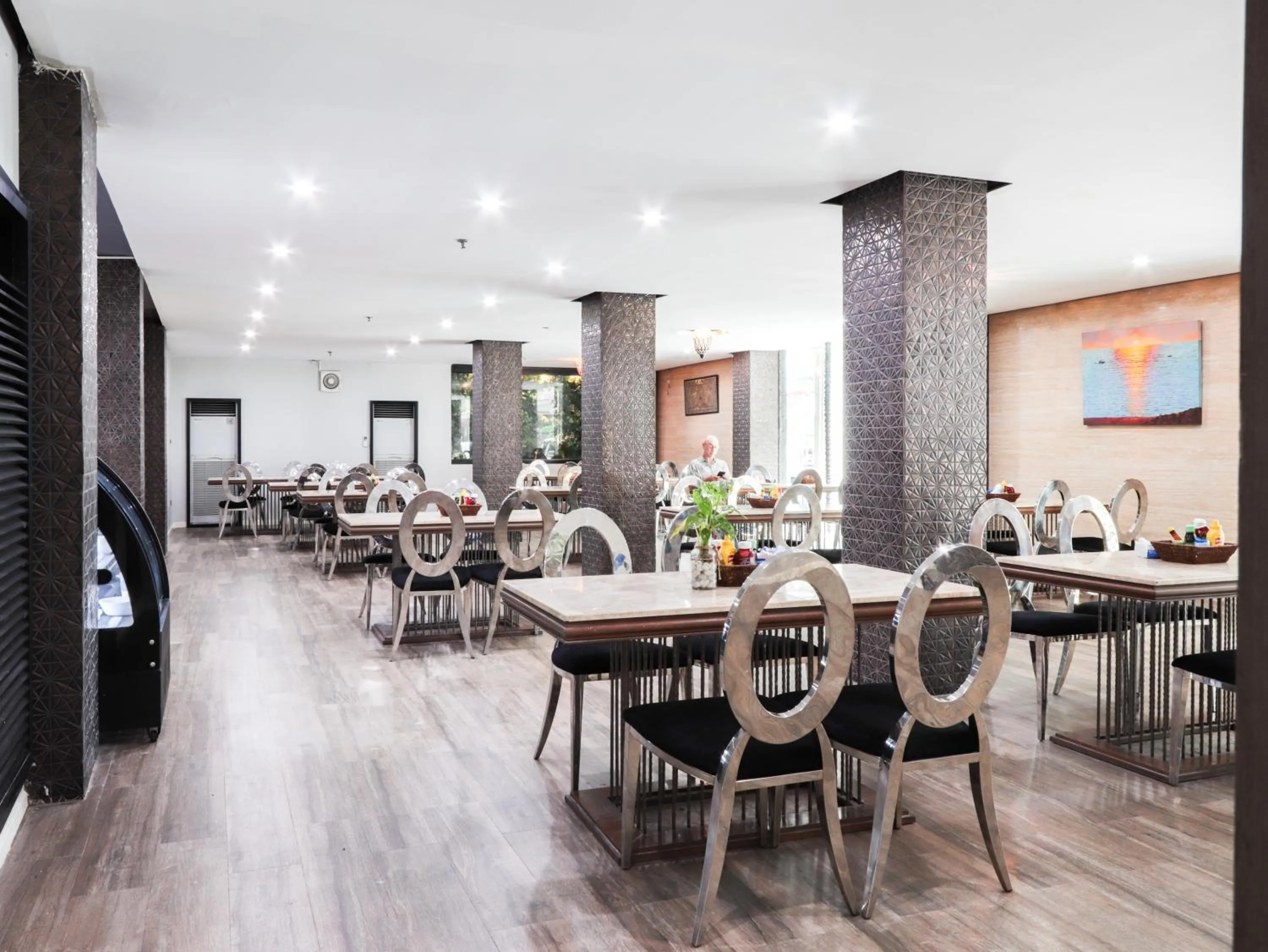 Restaurant/places to eat in Jomtien Sands Residence