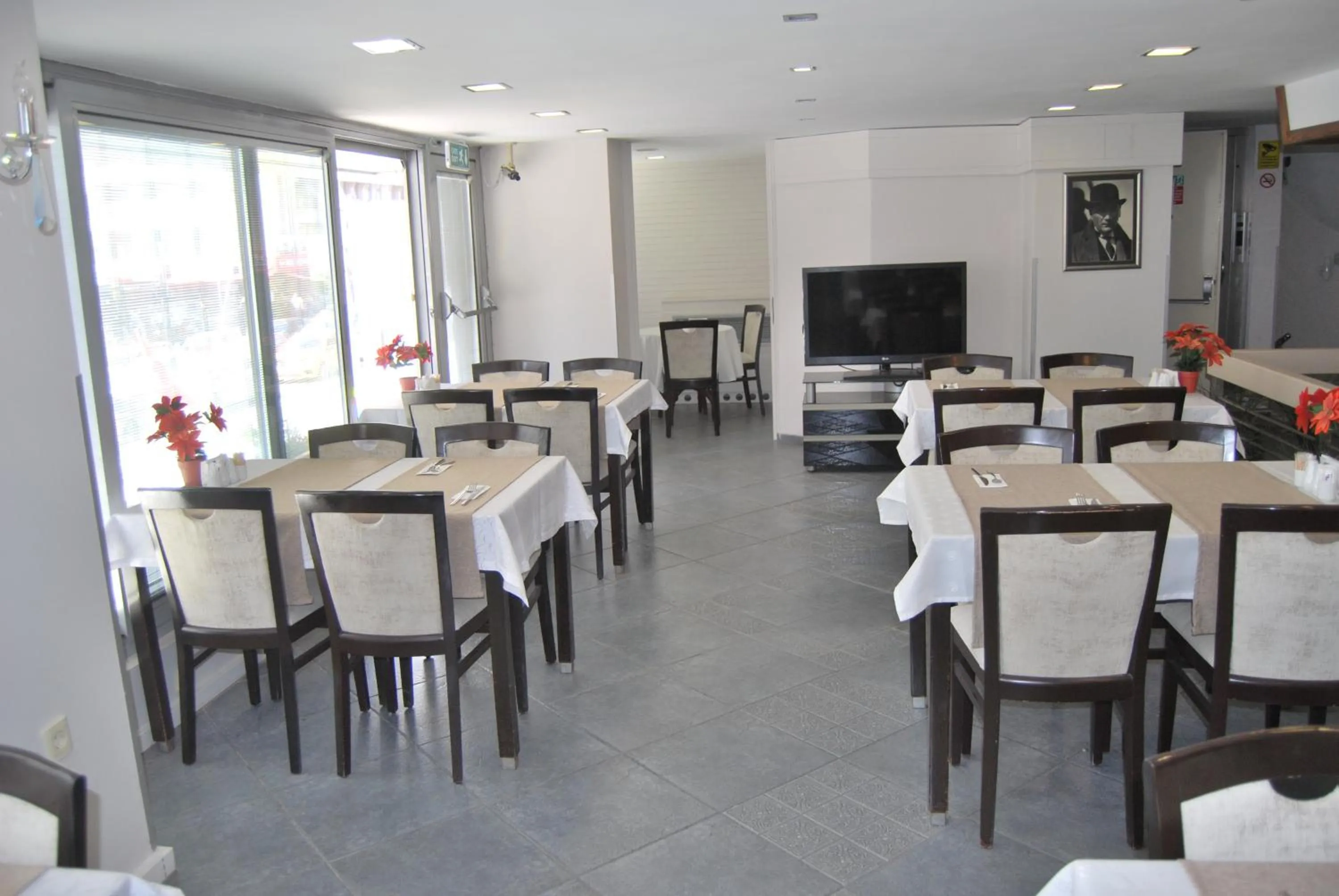 Restaurant/places to eat in OTEL KÂYA