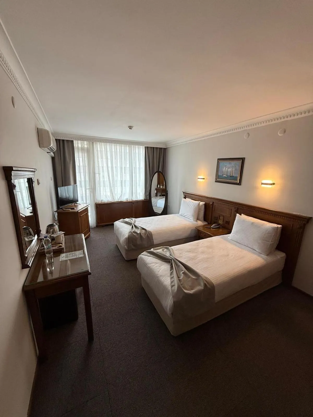 Text overlay, Bed in OTEL KÂYA