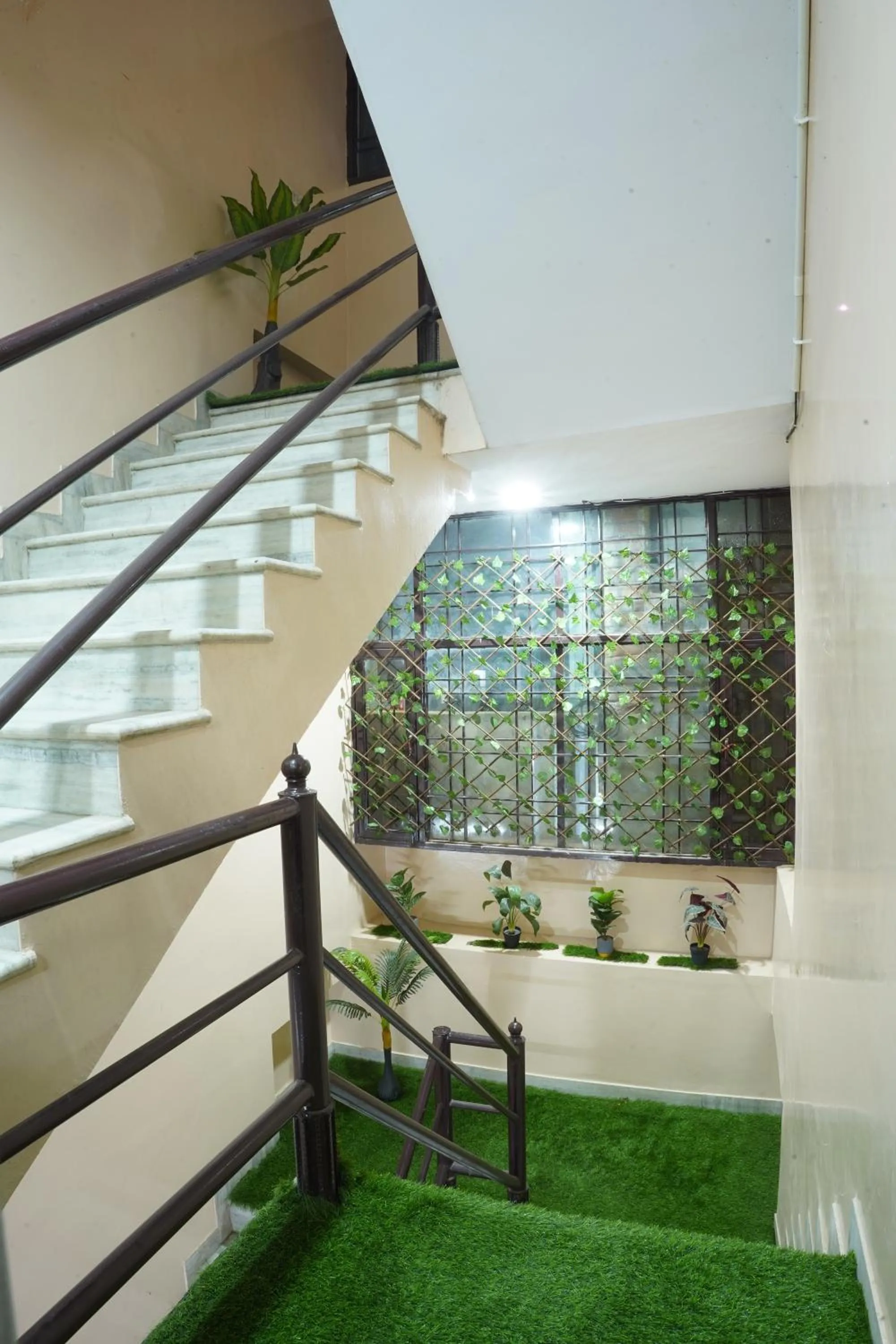 Facade/entrance in Hotel Silver Stay