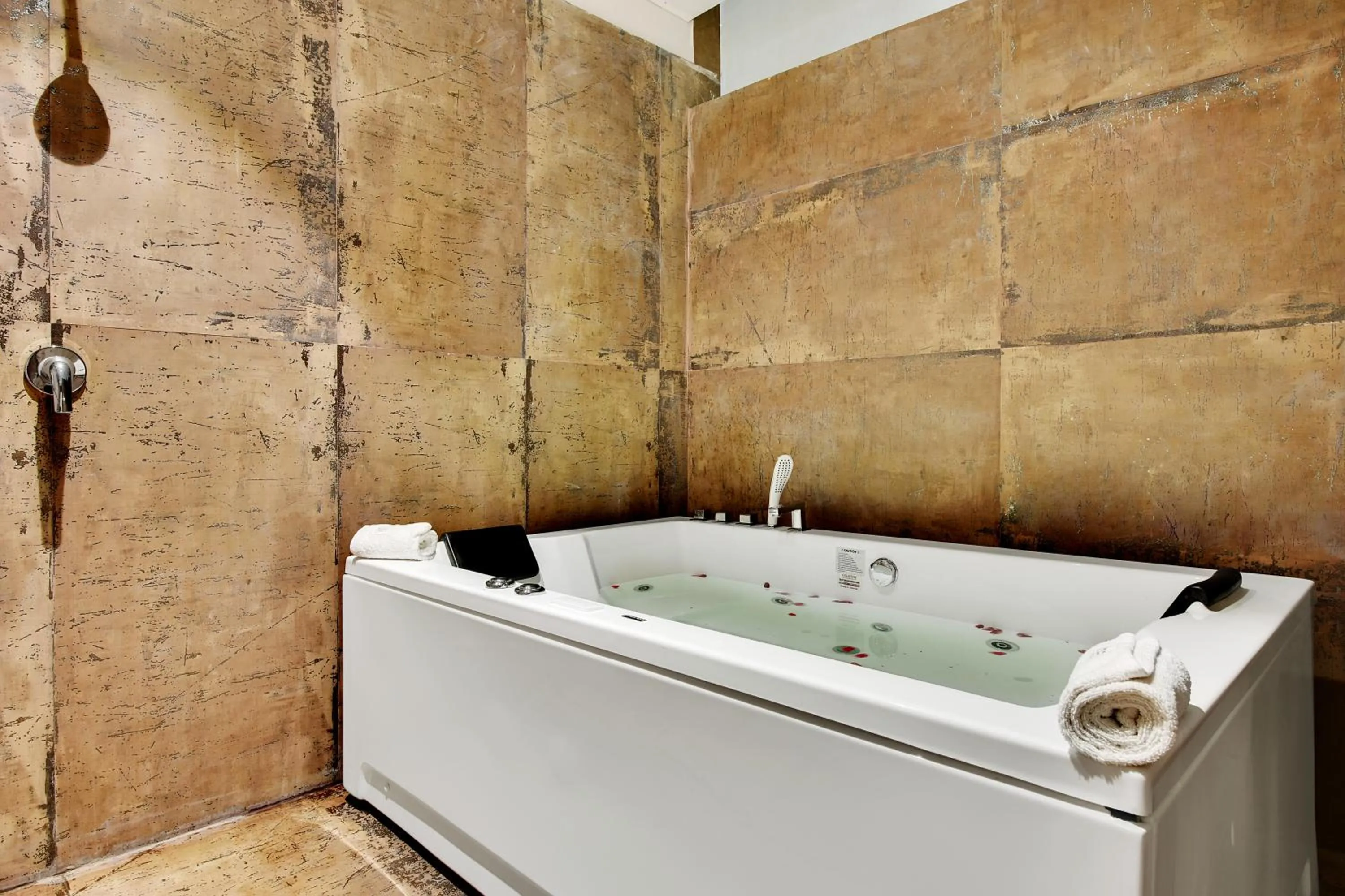 Spa and wellness centre/facilities in Tiaraa Jujurana Resort & Spa