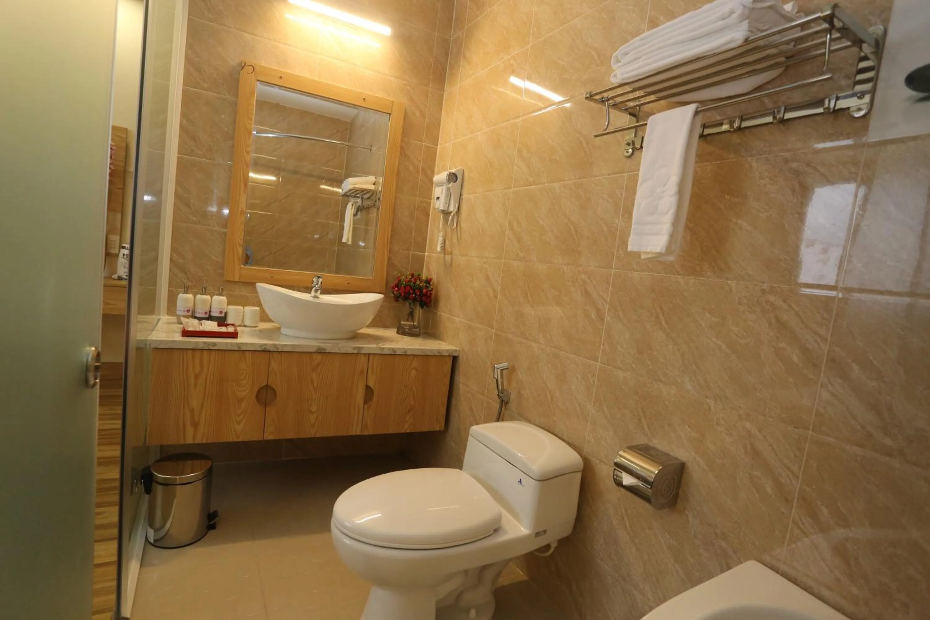 Thuy Sakura Hotel & Serviced Apartment