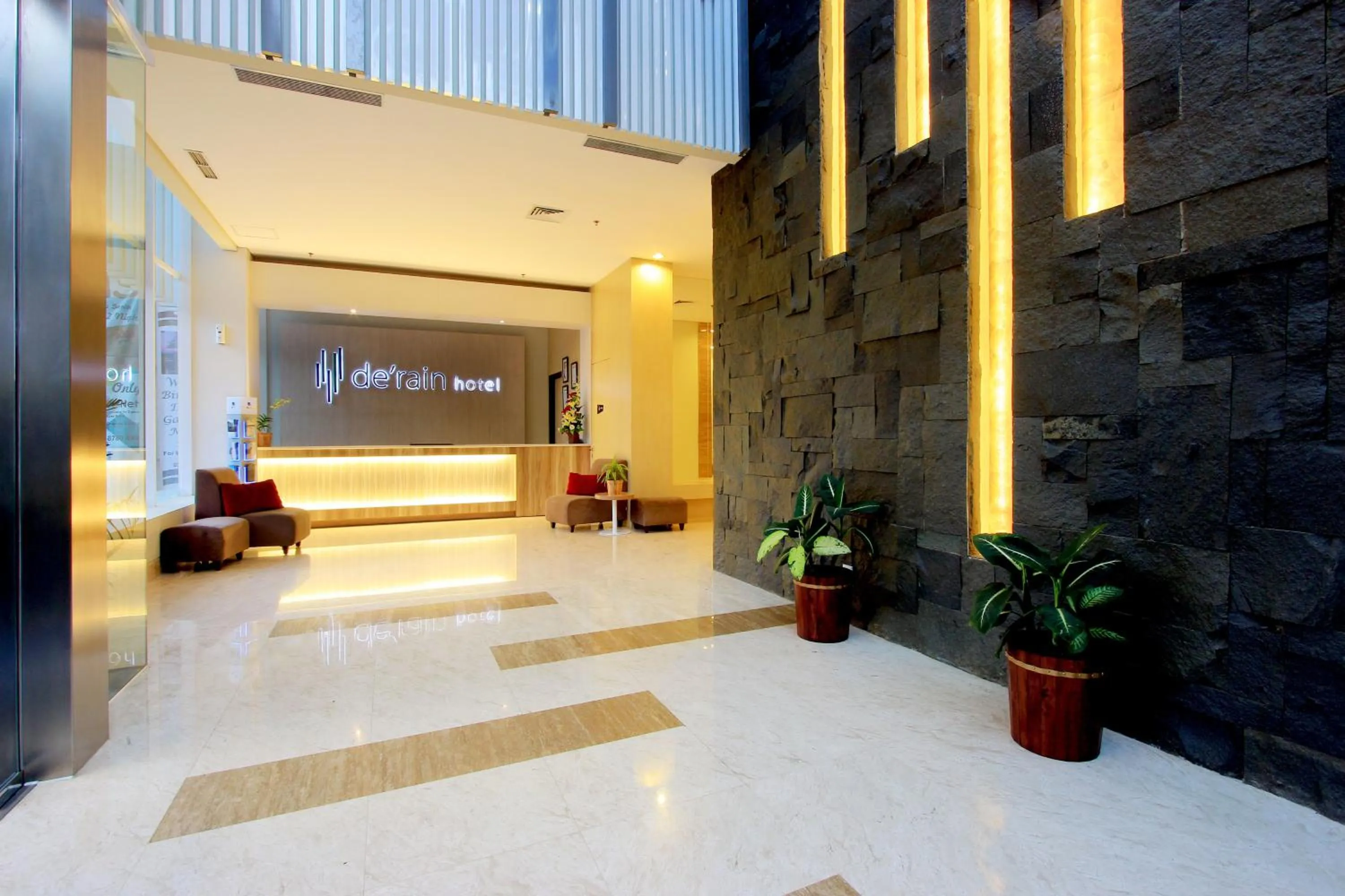 Lobby or reception in De'Rain Hotel Bandung