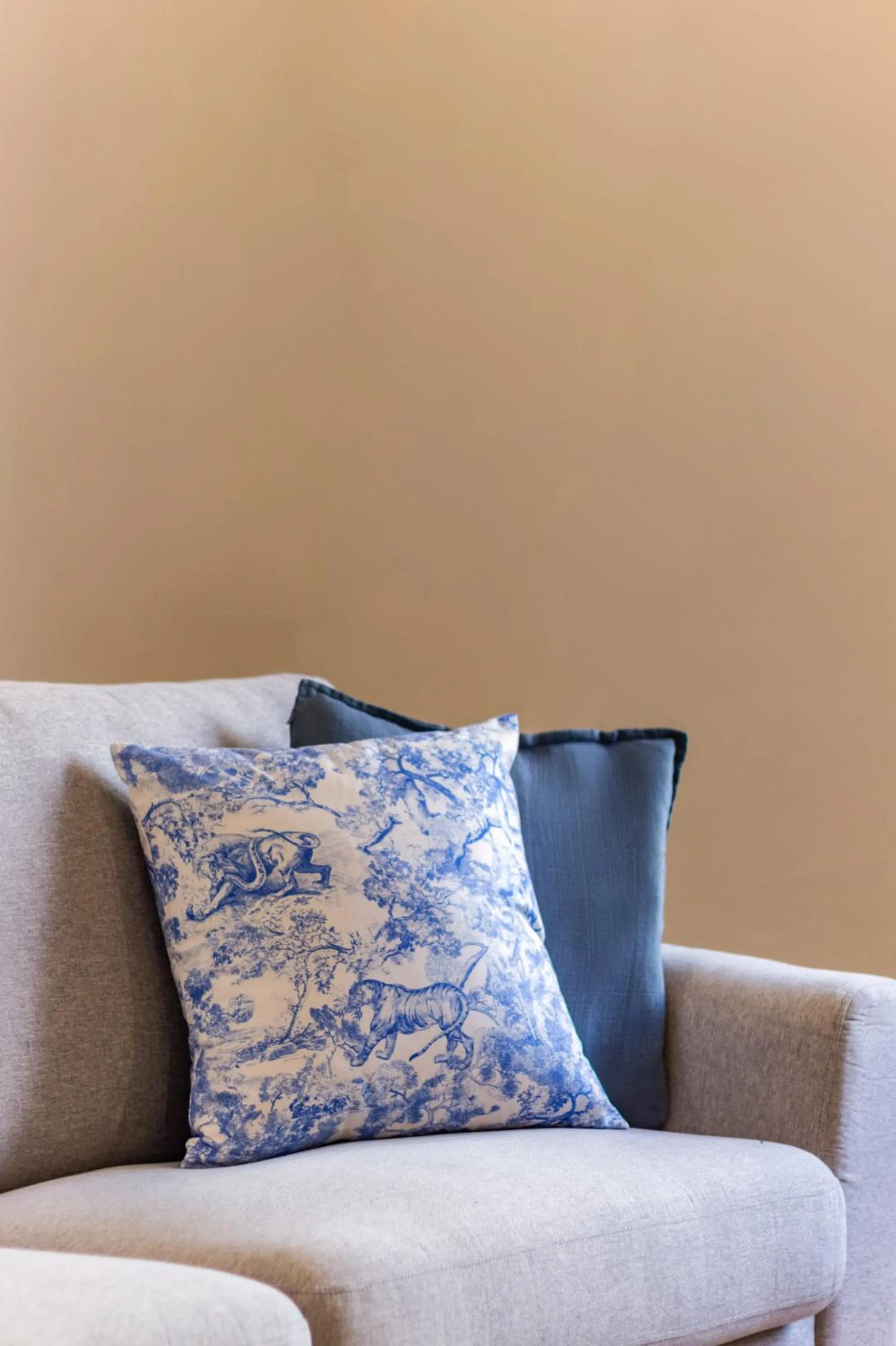 Seating area in Iconic Regency by Stellar ALV