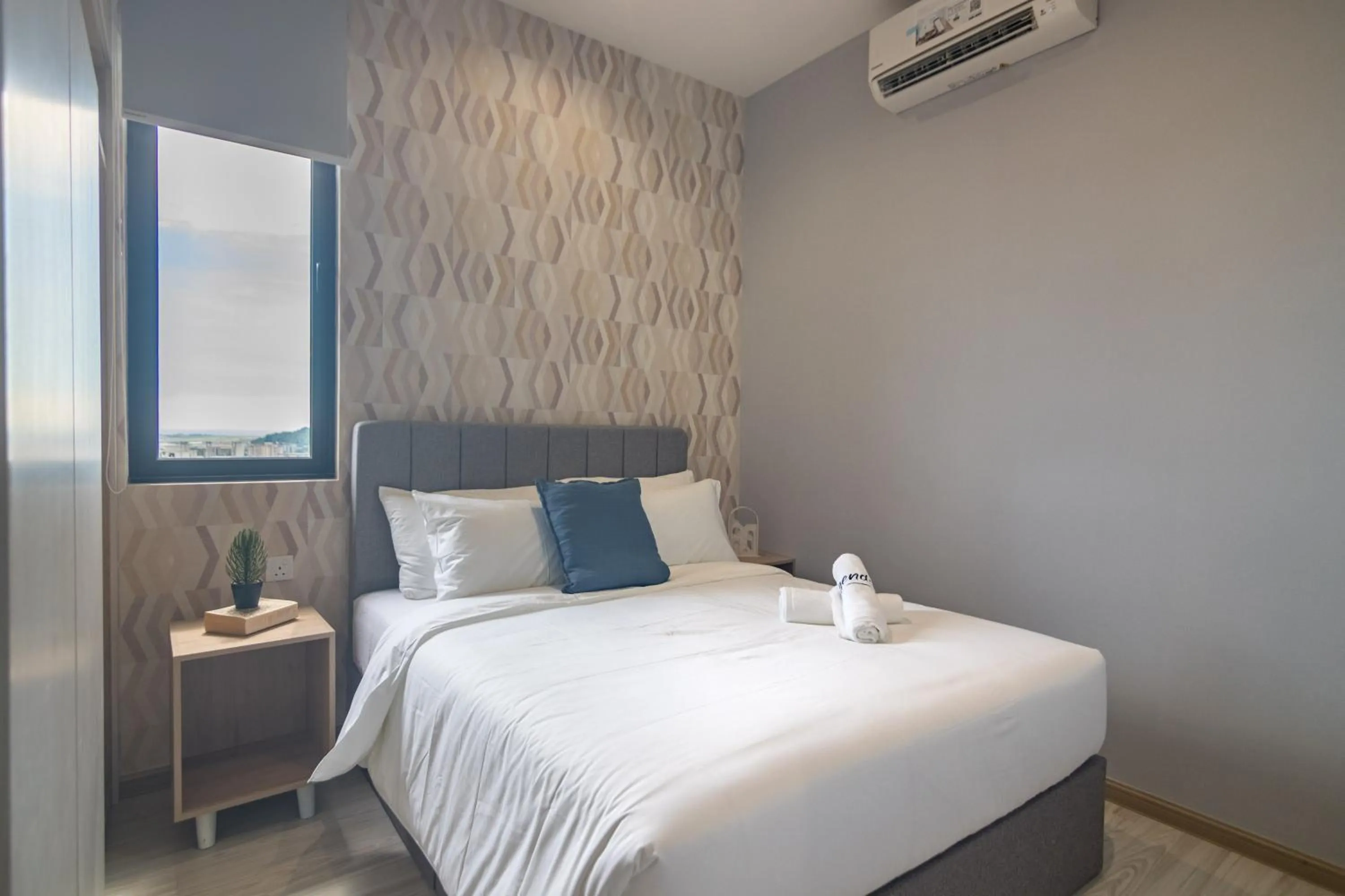 Bed in Iconic Regency by Stellar ALV