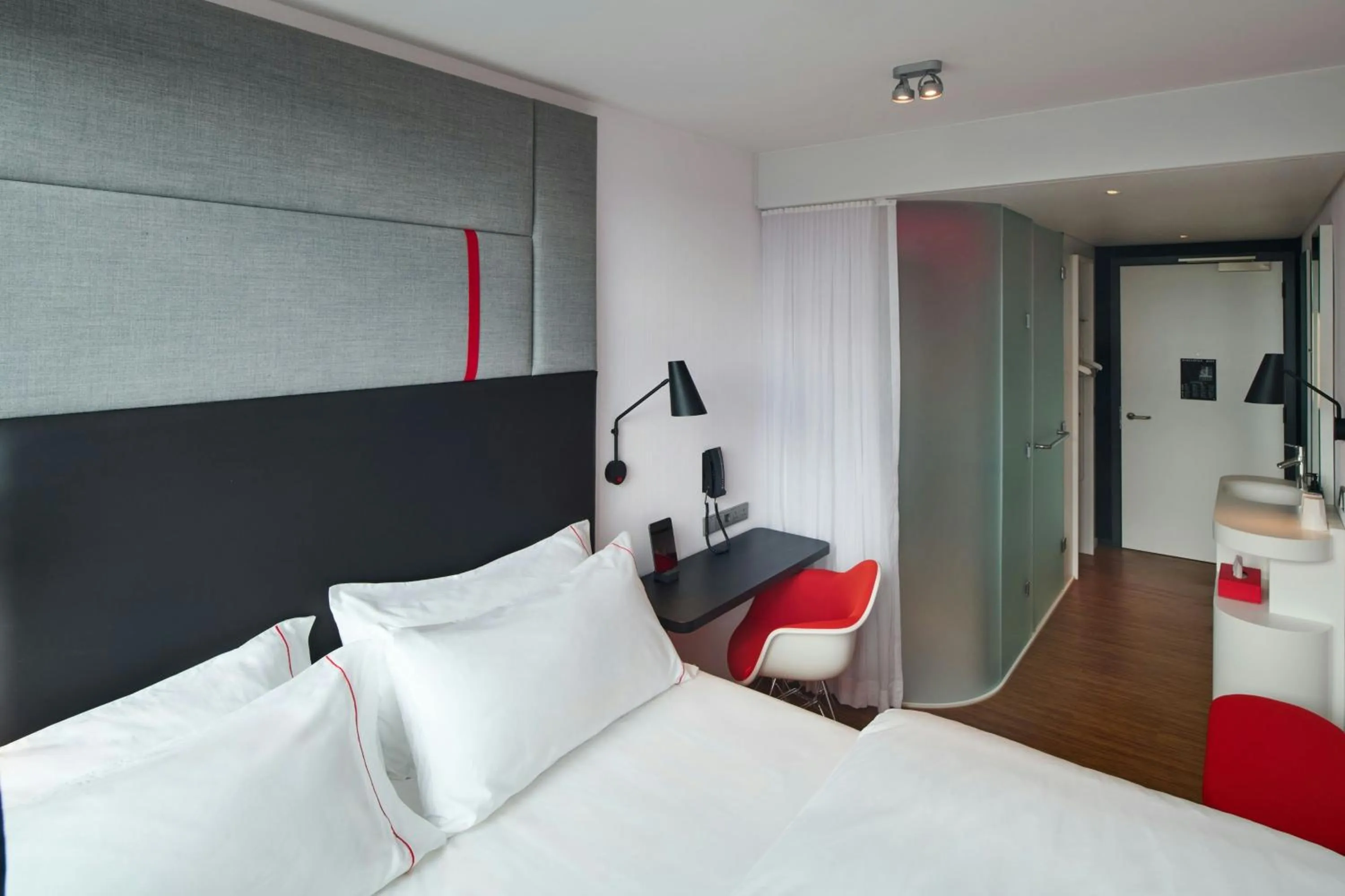 Bedroom, Bed in citizenM Dublin St Patrick's