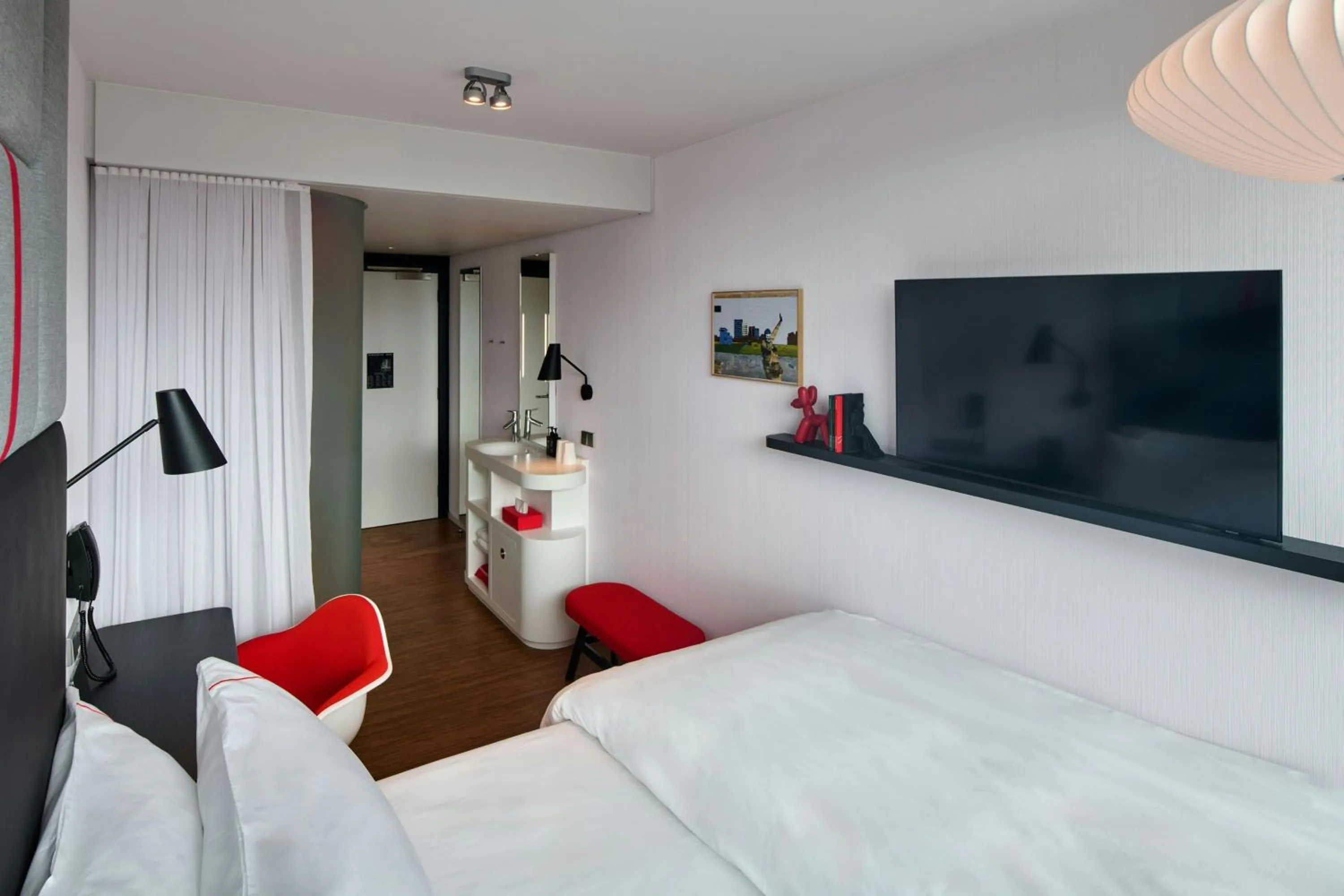 Bedroom, Bed in citizenM Dublin St Patrick's