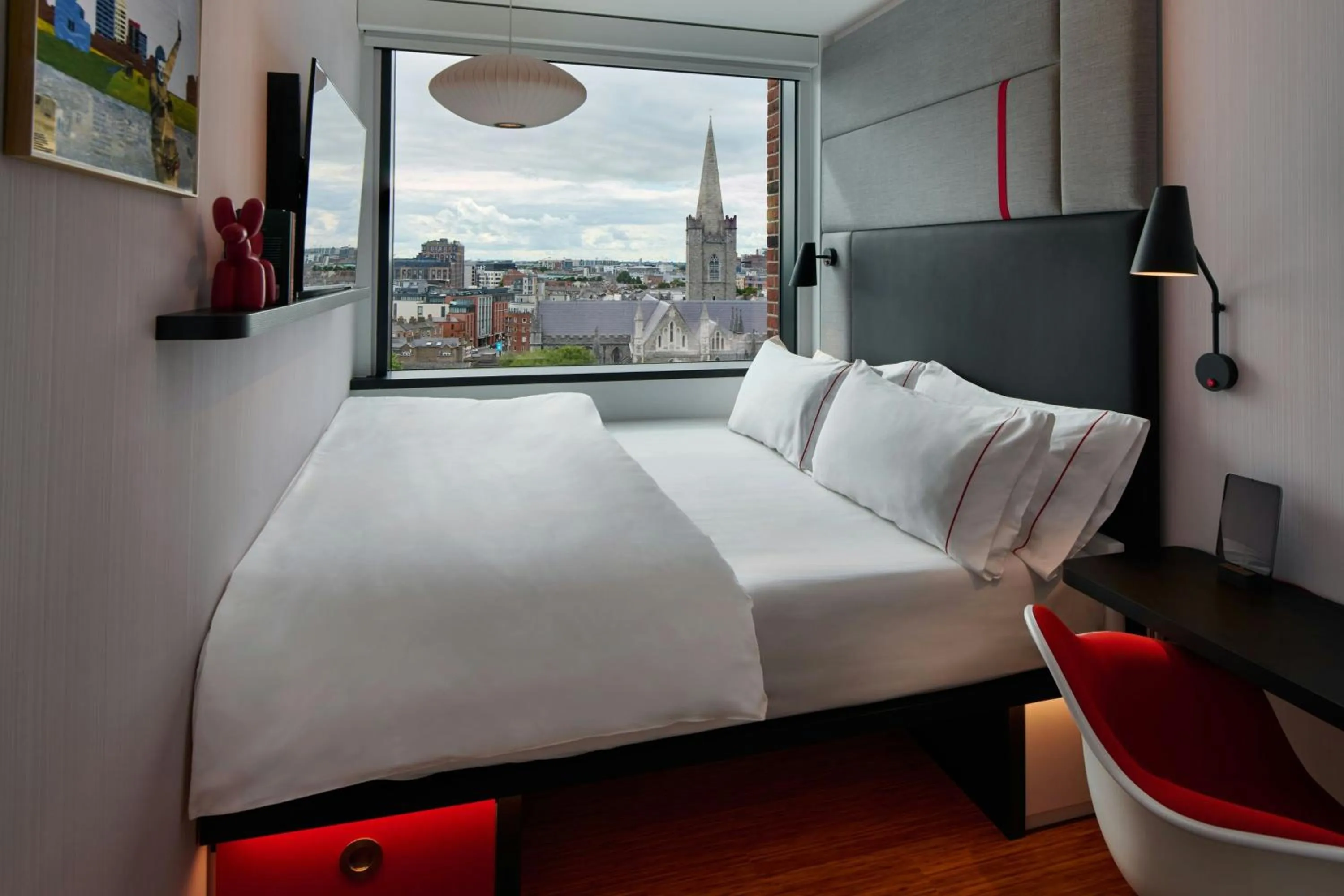 Bedroom, Bed in citizenM Dublin St Patrick's