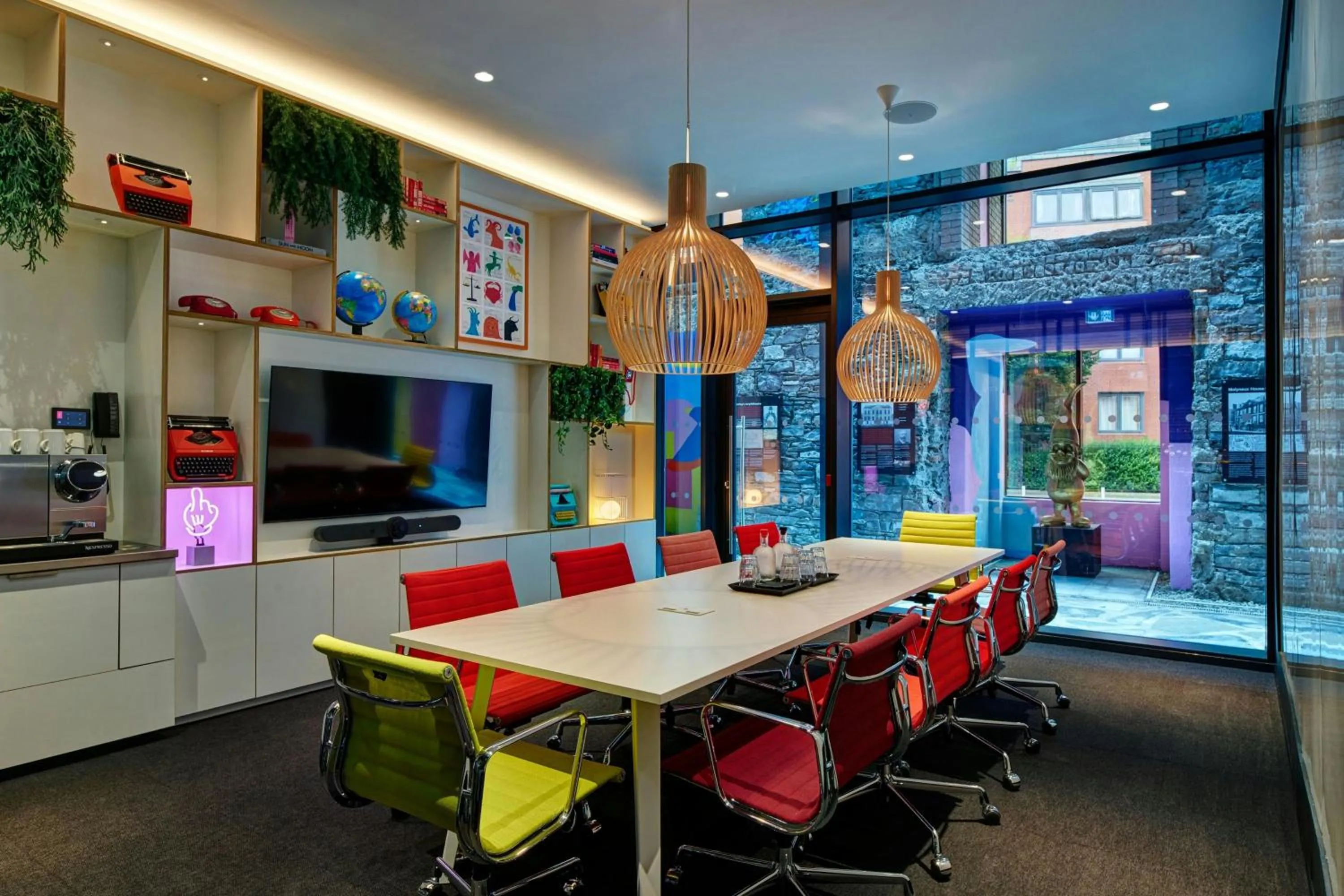 Meeting/conference room in citizenM Dublin St Patrick's