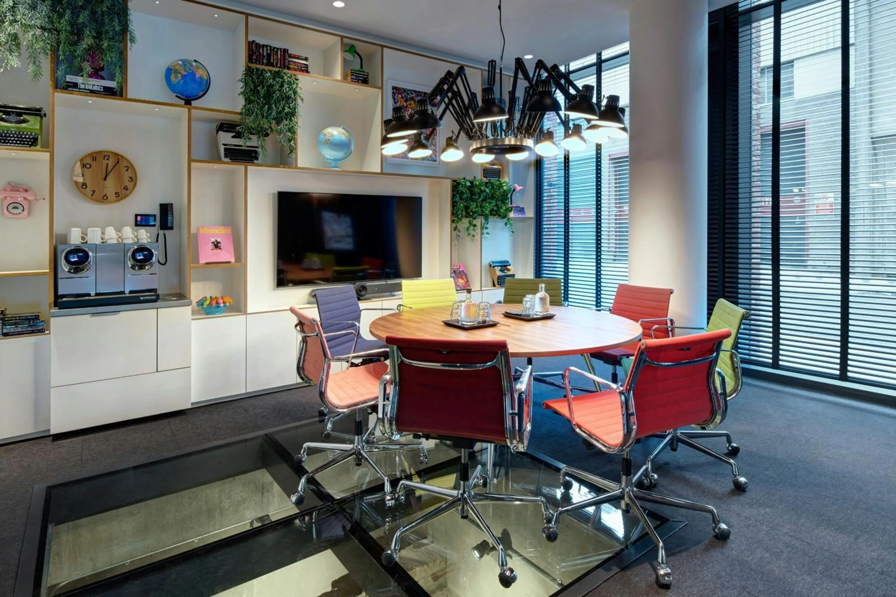 Meeting/conference room in citizenM Dublin St Patrick's