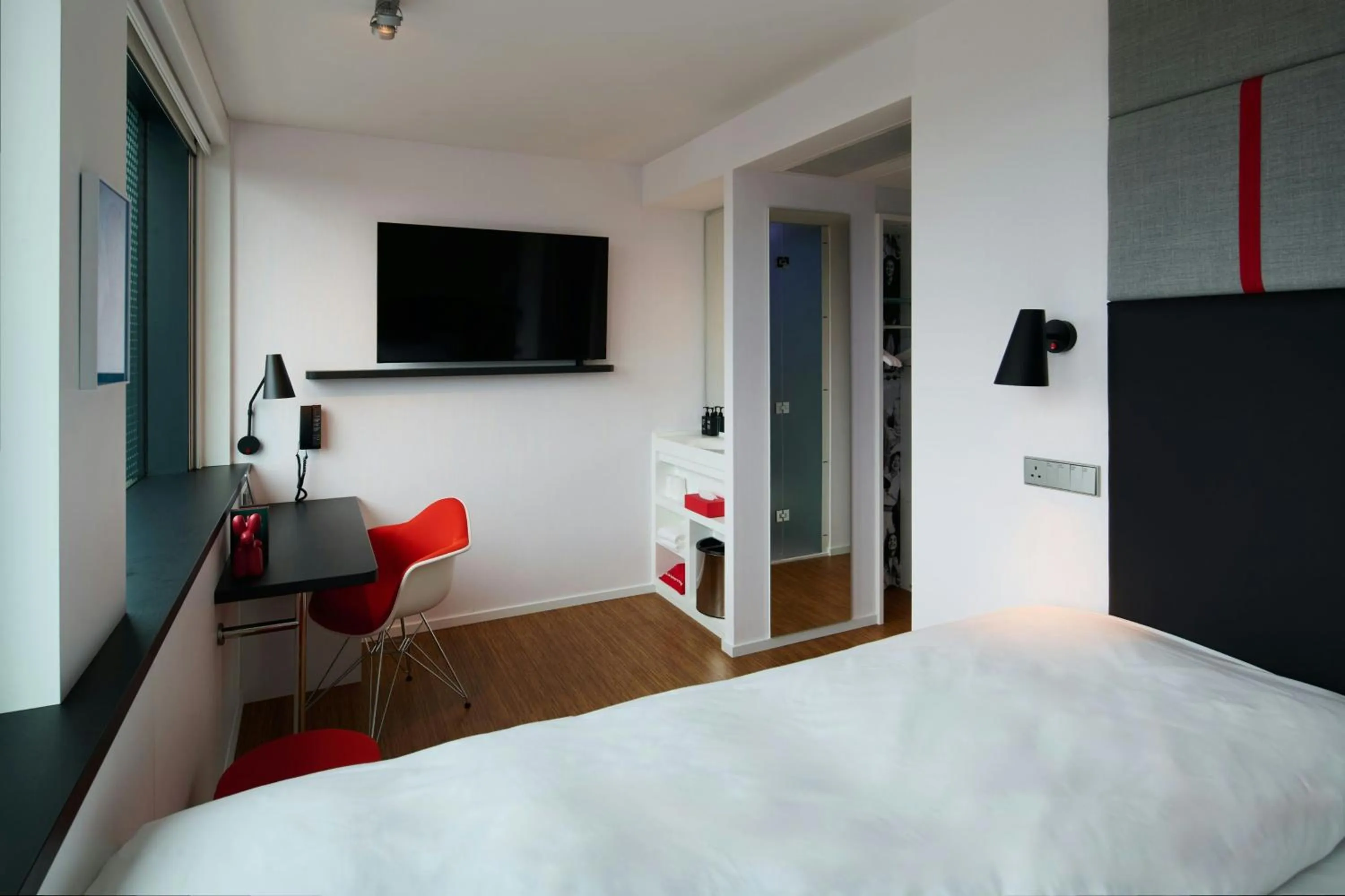 Bedroom, Bed in citizenM Dublin St Patrick's