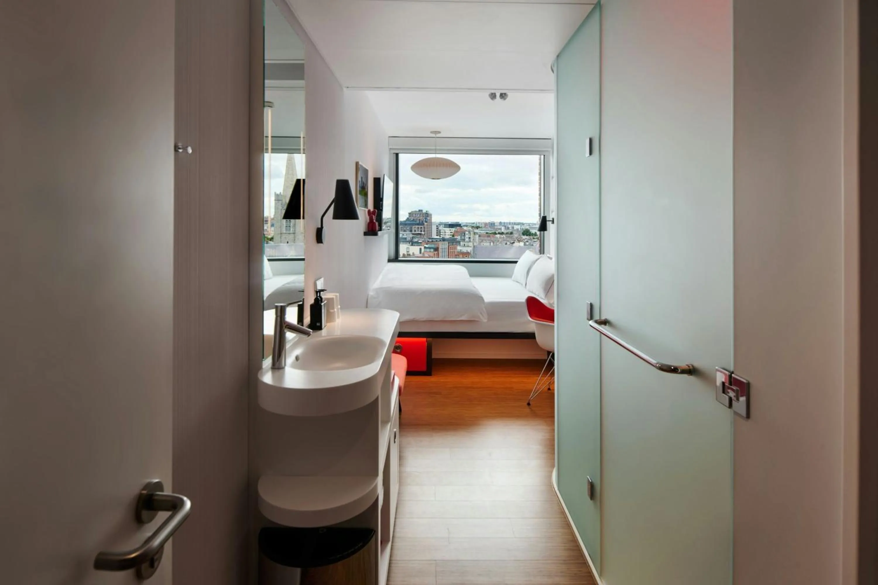 Bedroom, Bed in citizenM Dublin St Patrick's