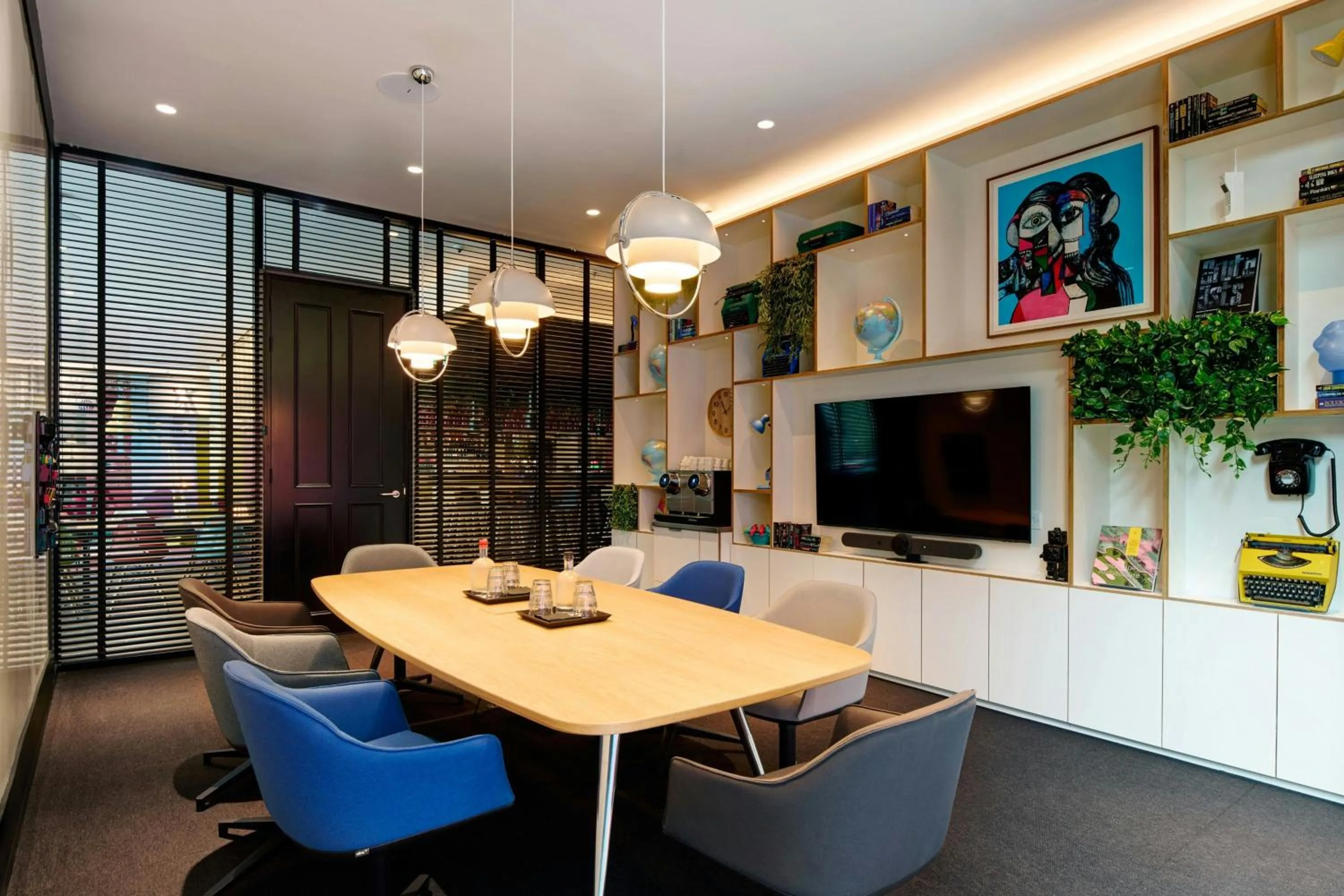 Meeting/conference room in citizenM Dublin St Patrick's