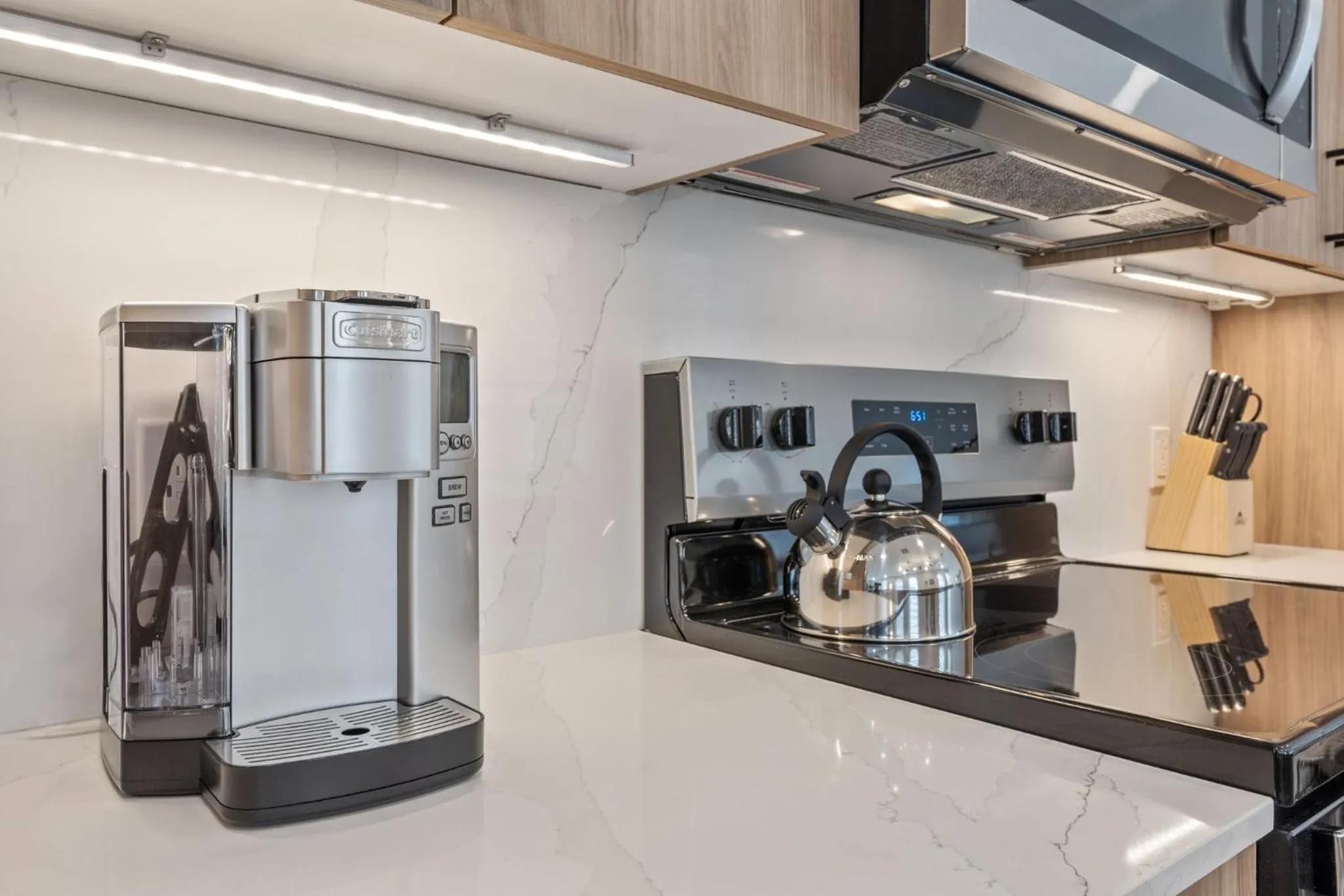 kitchen in The Continental, powered by Placemakr - Downtown - Market Square