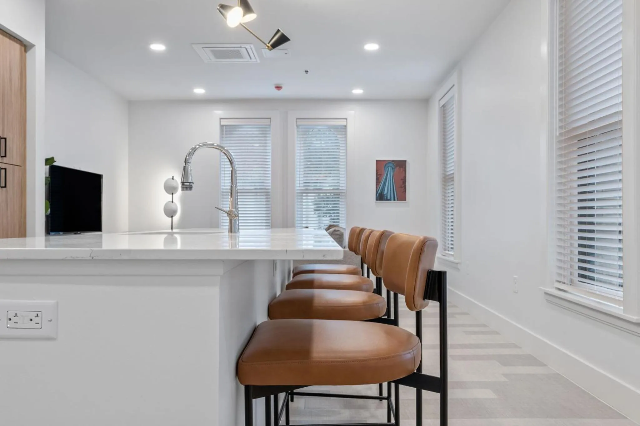 Kitchen or kitchenette in The Continental, powered by Placemakr - Downtown - Market Square