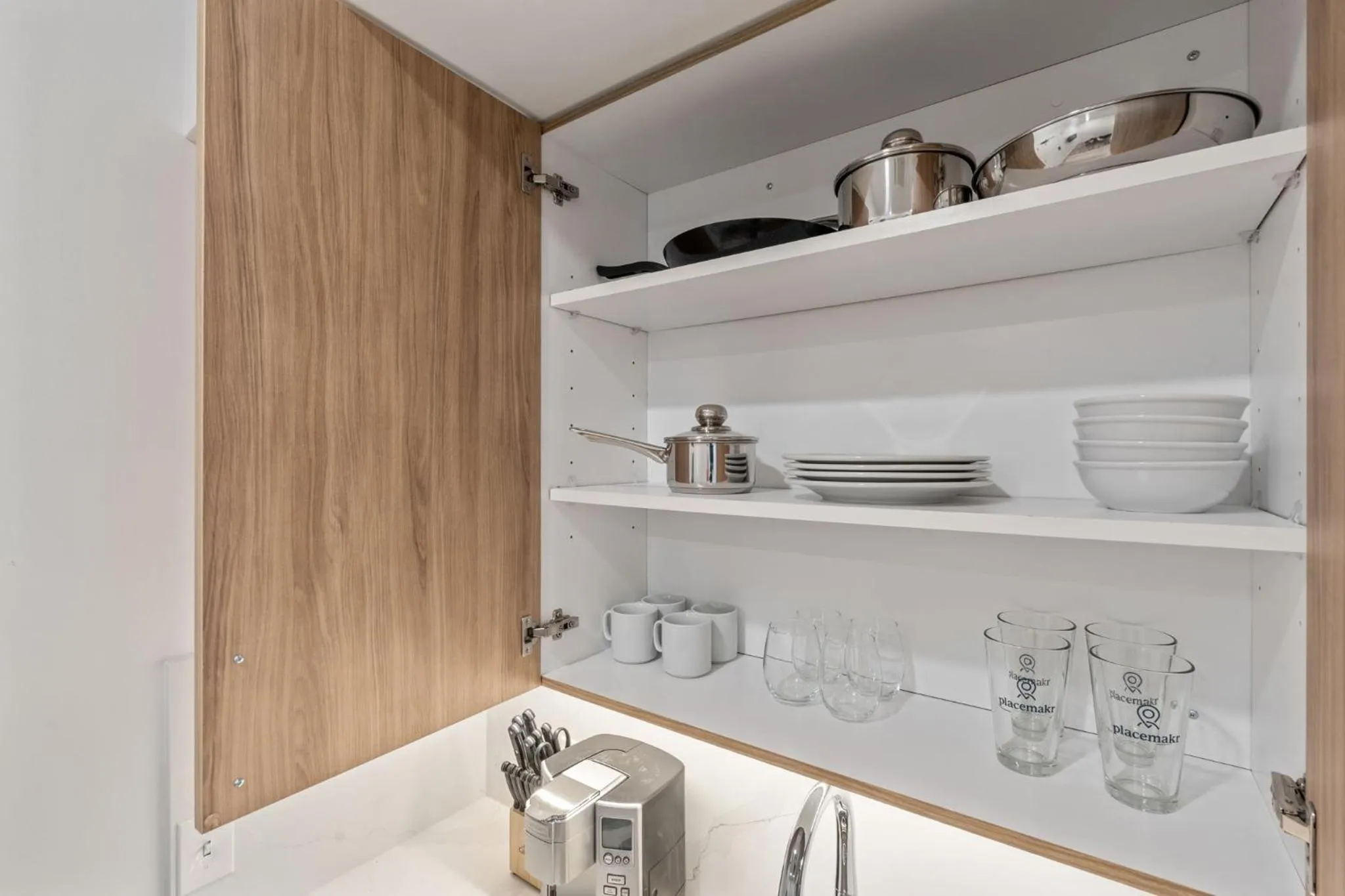 Kitchen or kitchenette in The Continental, powered by Placemakr - Downtown - Market Square