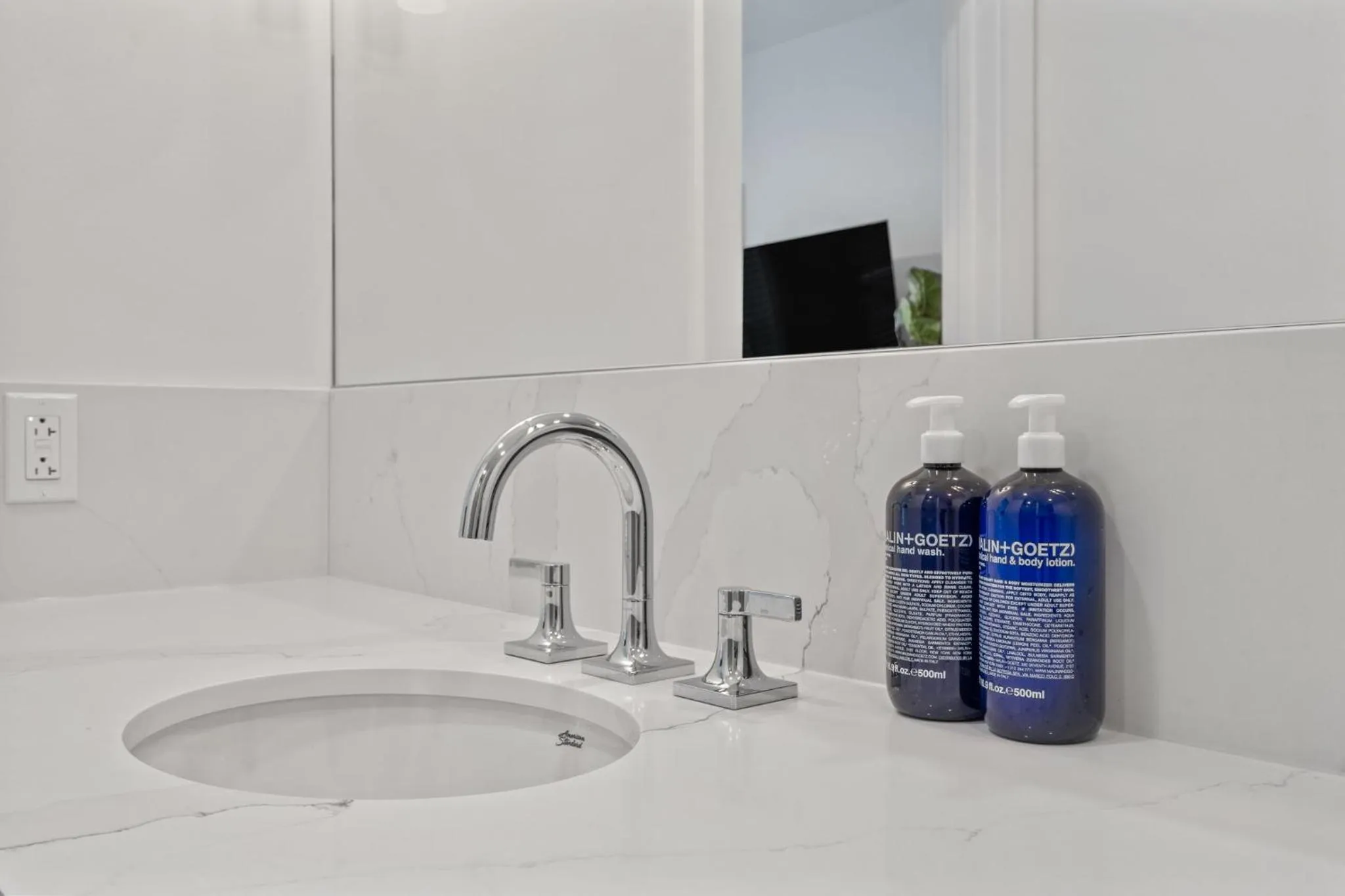 Bathroom in The Continental, powered by Placemakr - Downtown - Market Square