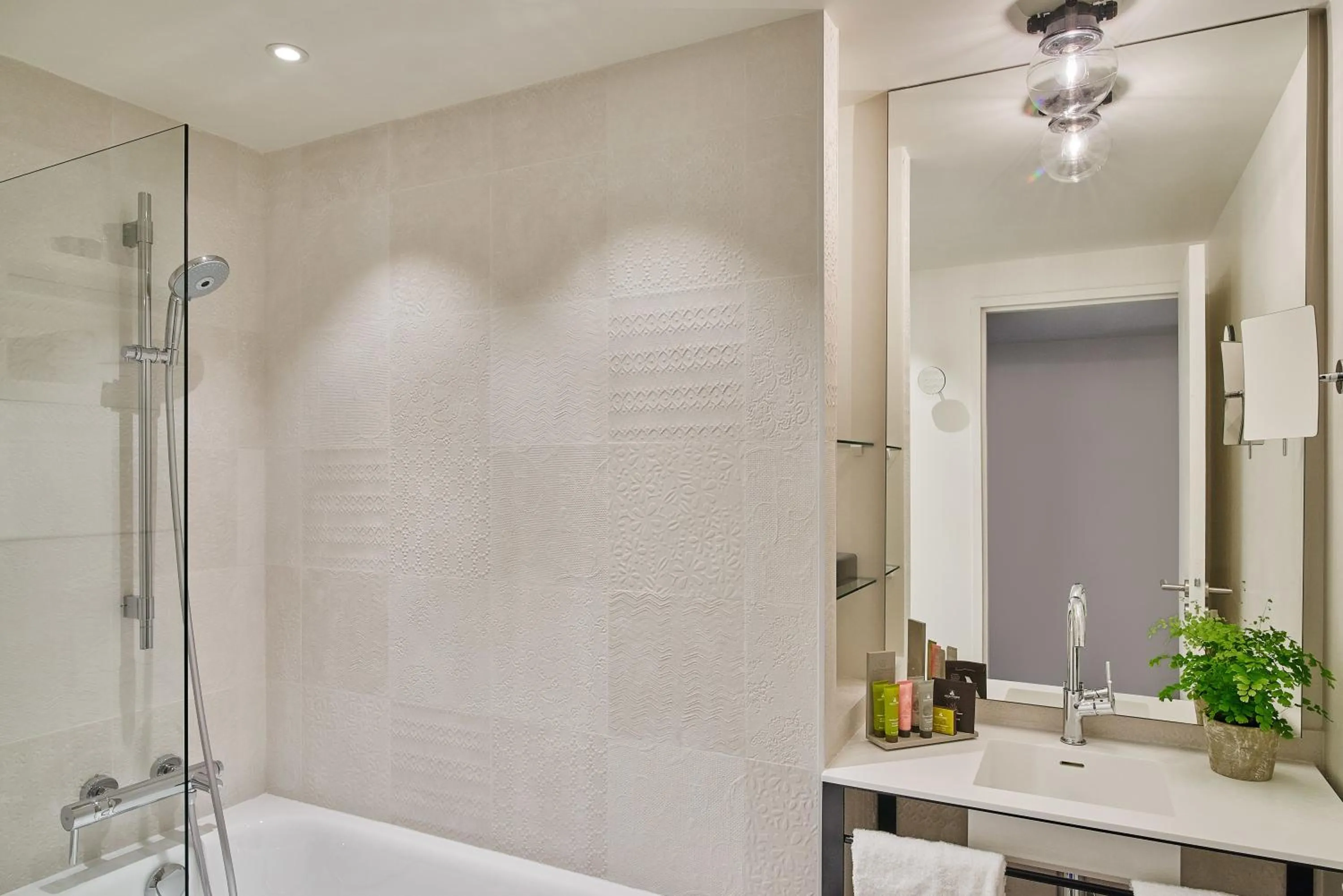 Bathroom in Hotel Joke - Astotel