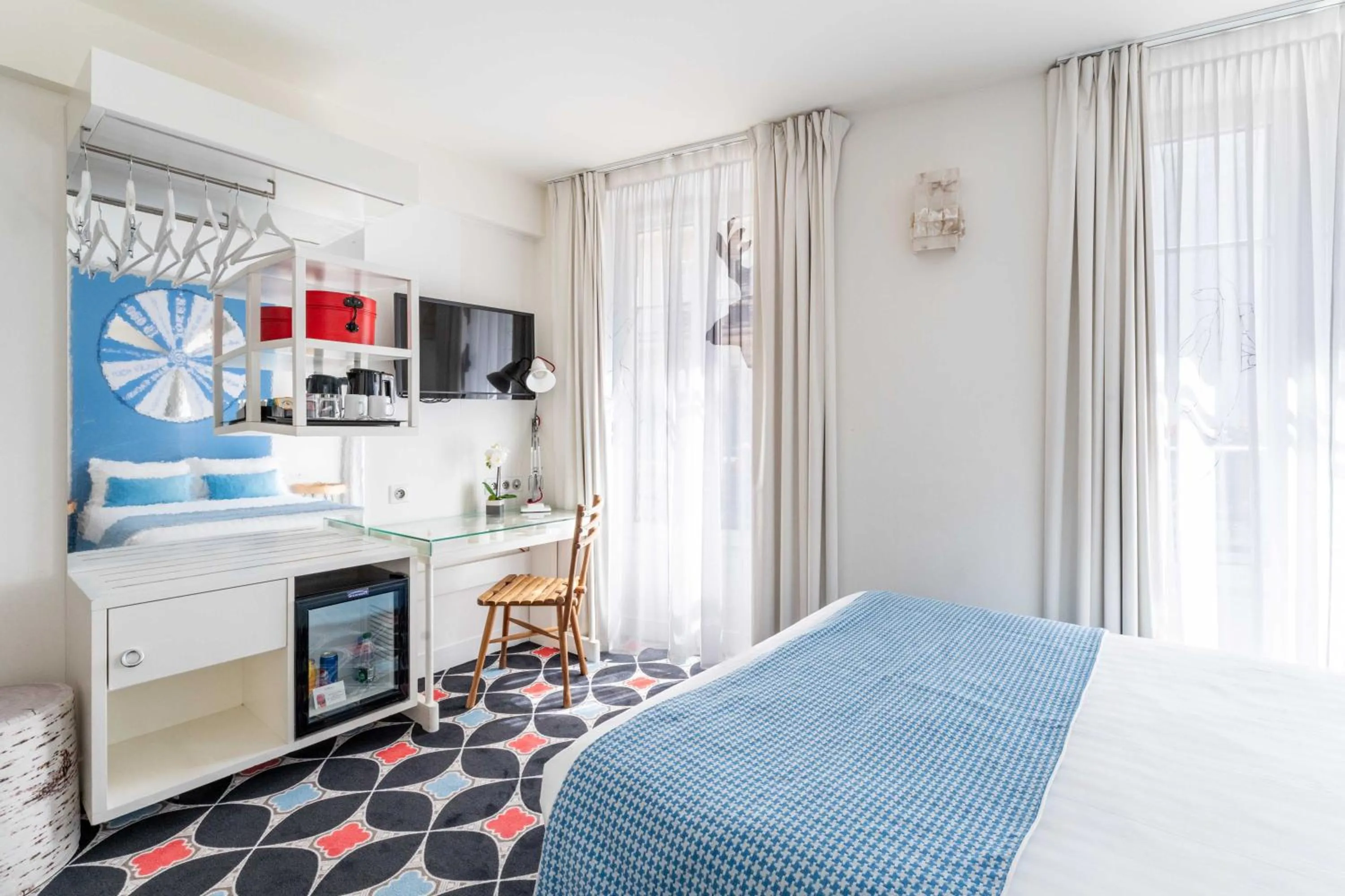 Bedroom, Bed in Hotel Joke - Astotel