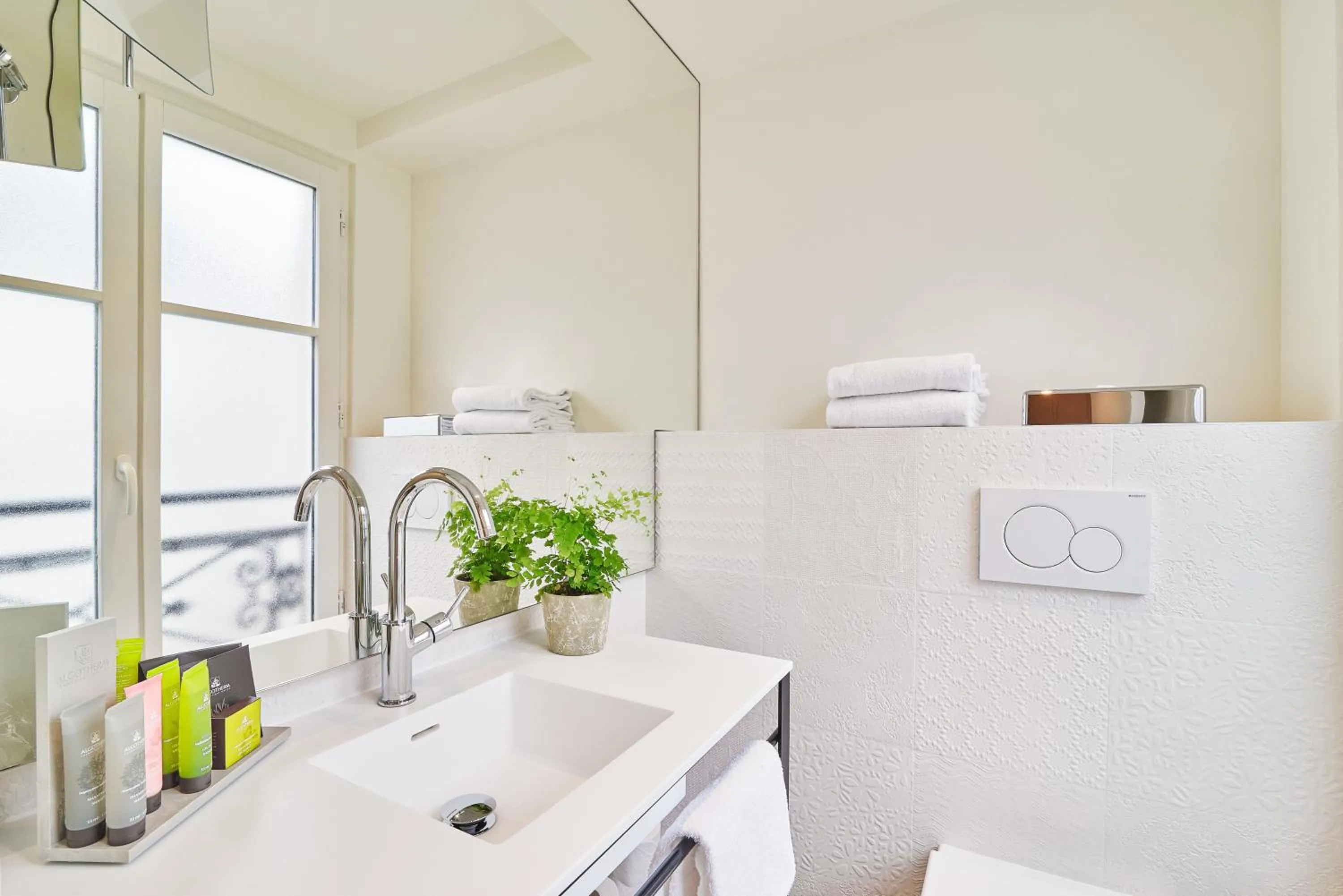 Bathroom in Hotel Joke - Astotel