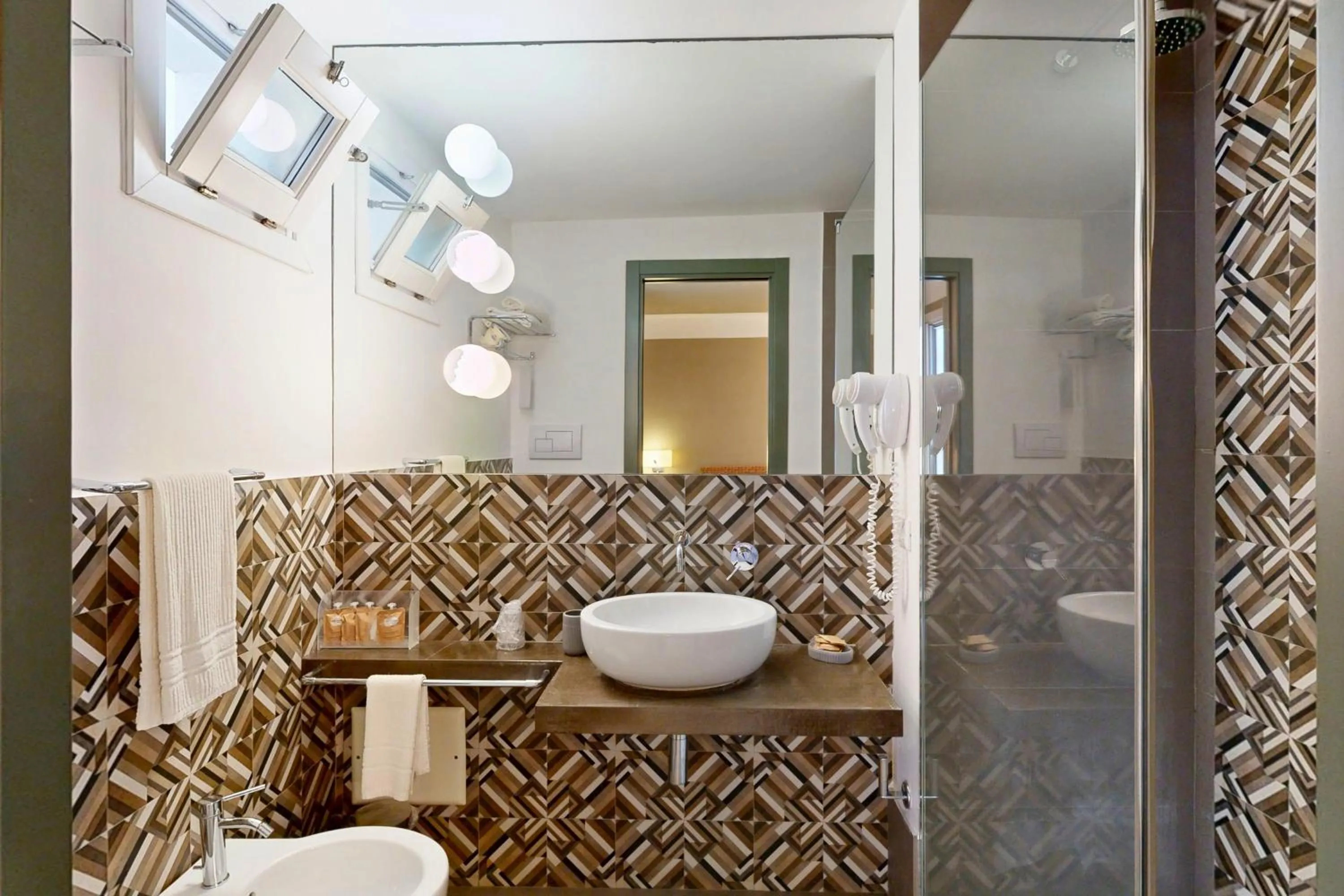 Shower in Aegusa Hotel