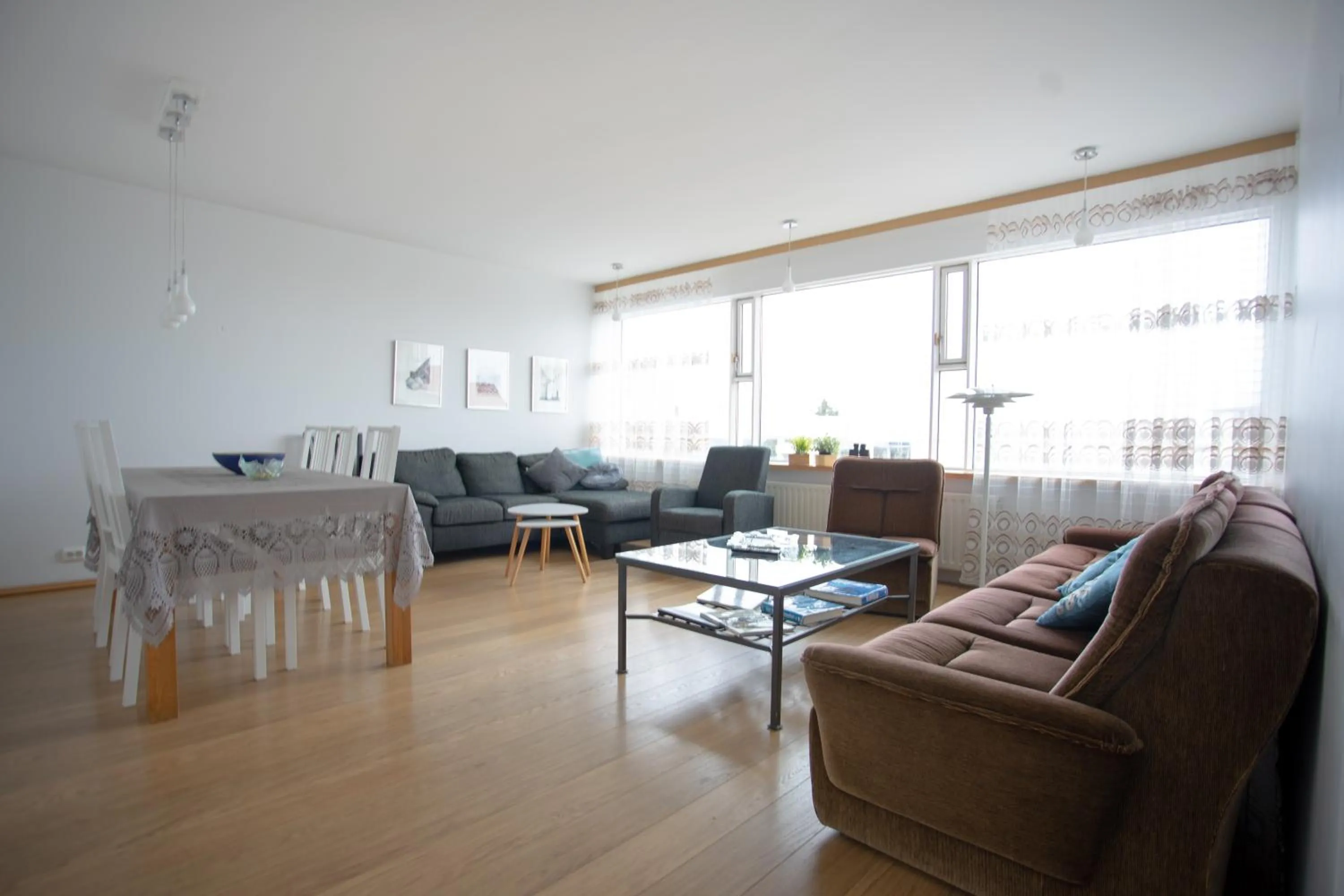 TV and multimedia in Old Airline Guesthouse