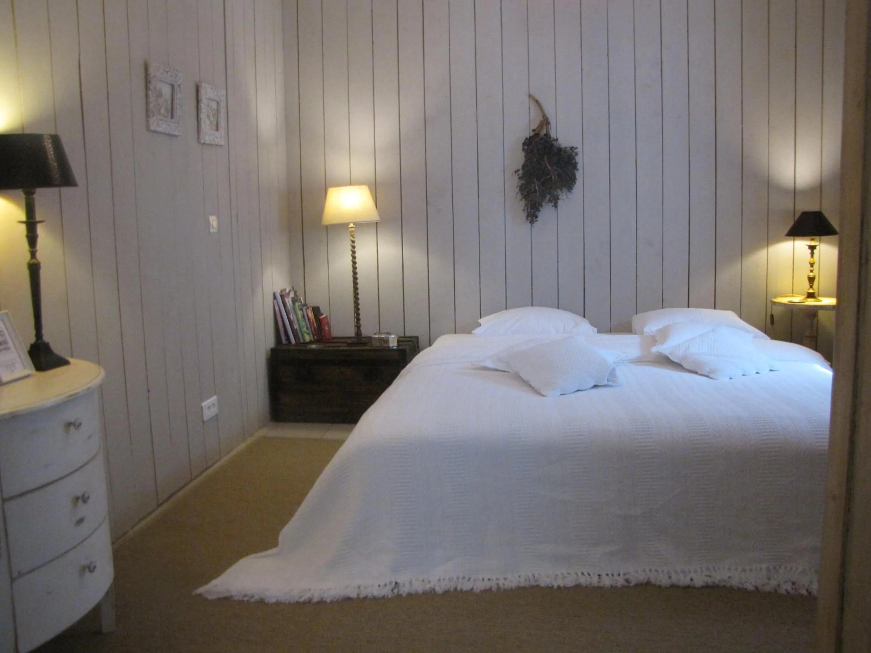 Photo of the whole room, Bed in "Le Vent d'Étoile" B&B and Guesthouses