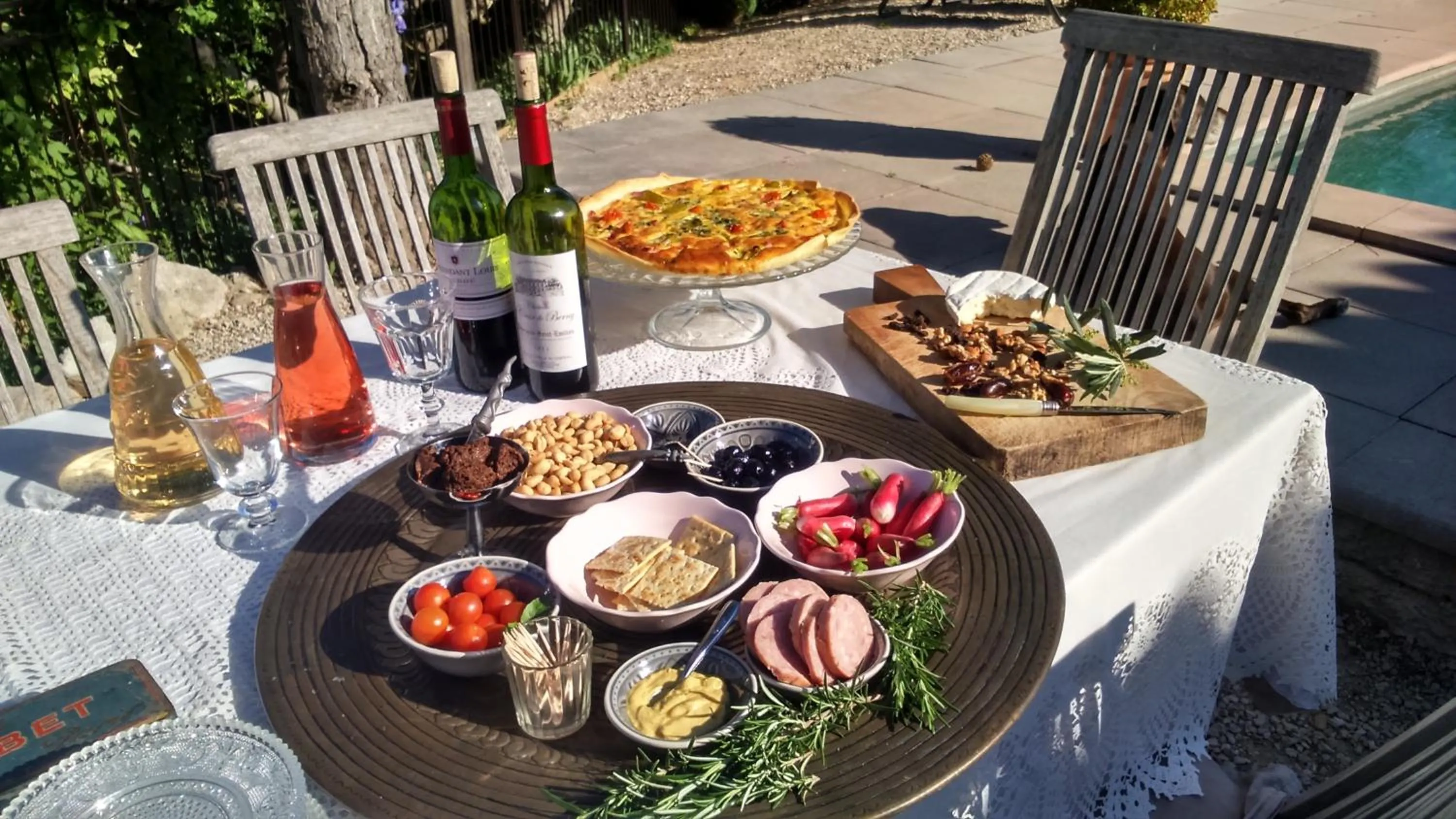Food and drinks in "Le Vent d'Étoile" B&B and Guesthouses
