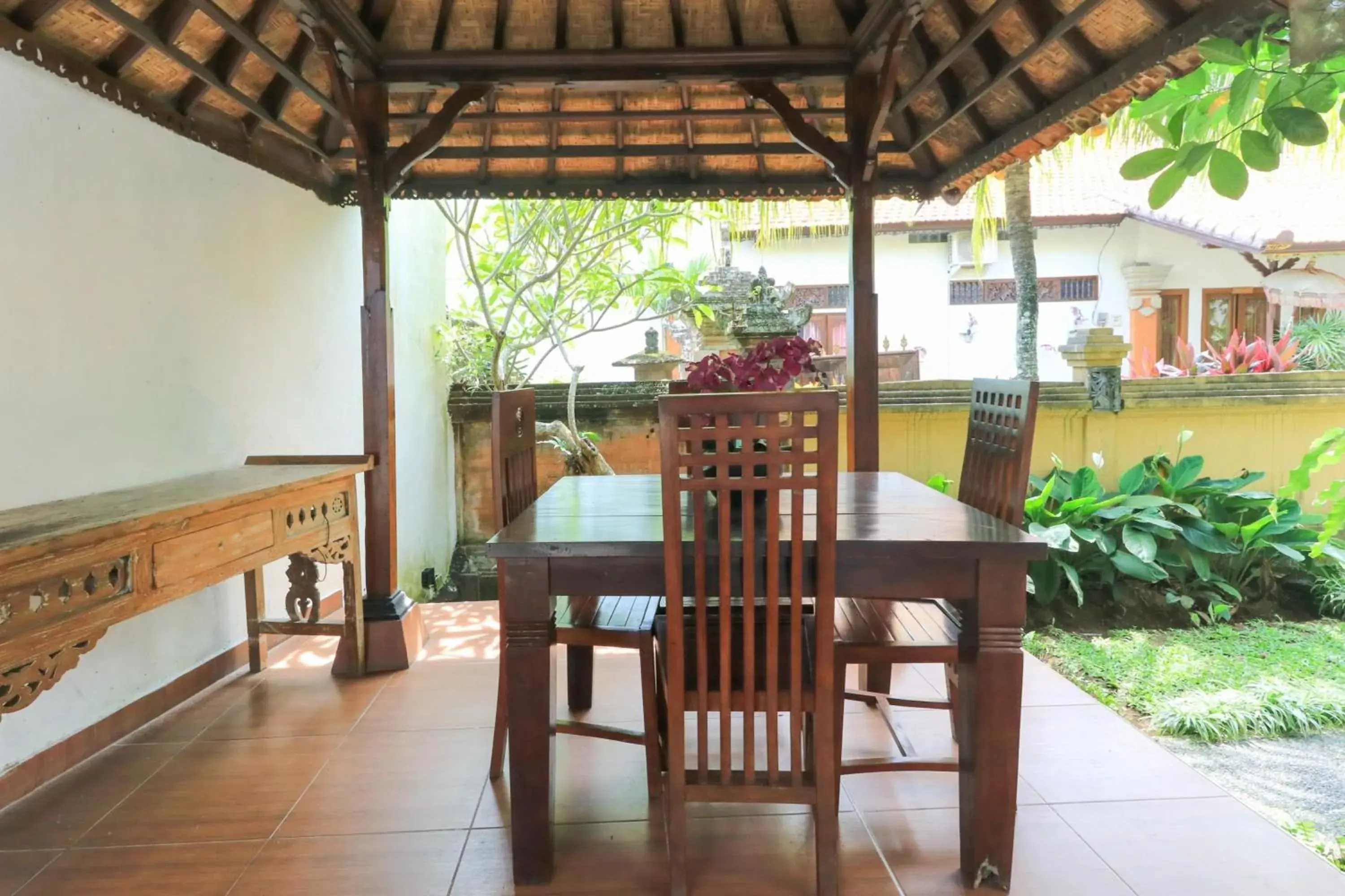Superior Double or Twin Room with Garden View in Gianyar Hotel Superior Double or Twin Room with Garden View in Gianyar Hotel