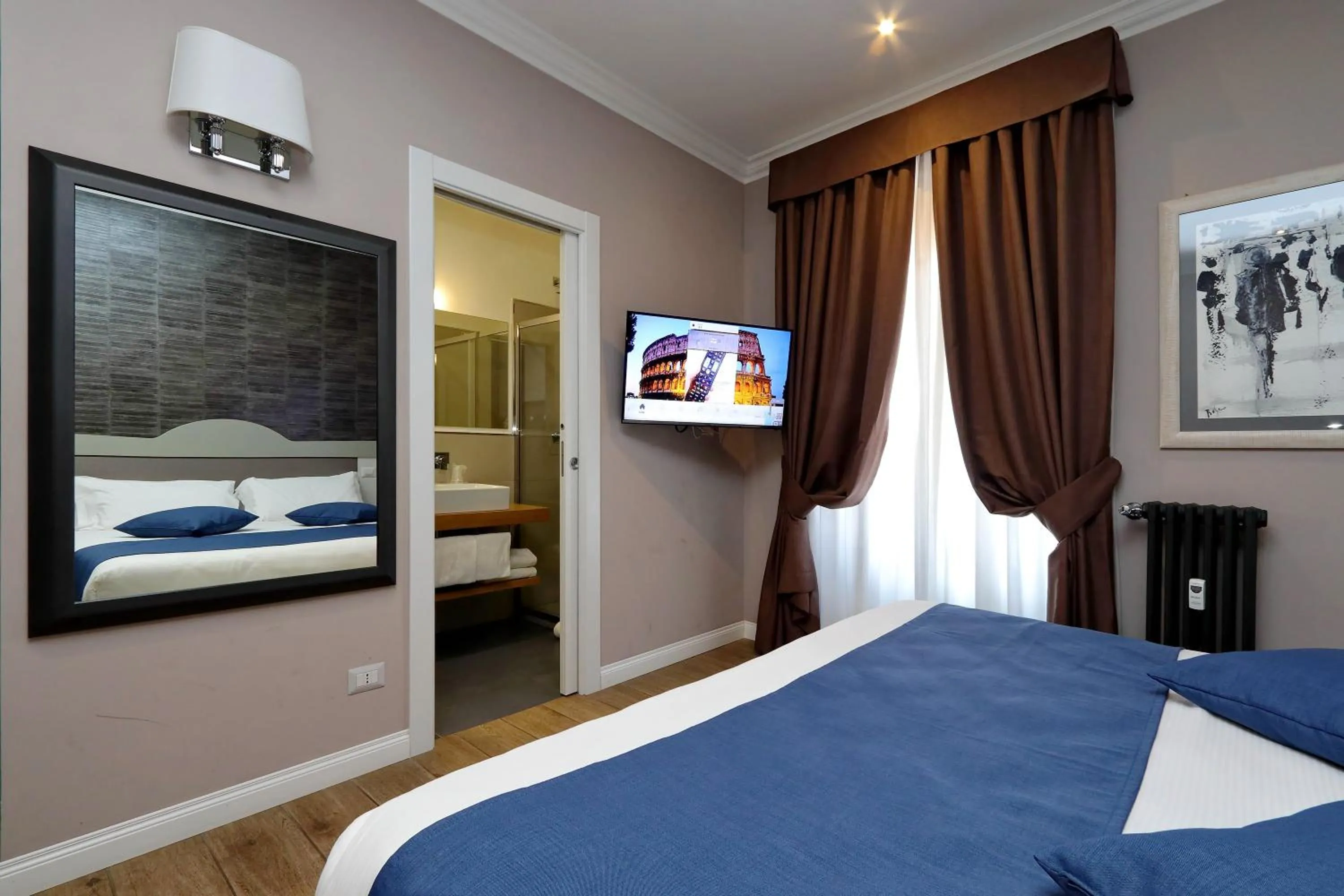 TV and multimedia, Bed in Vico Rooms and Terrace