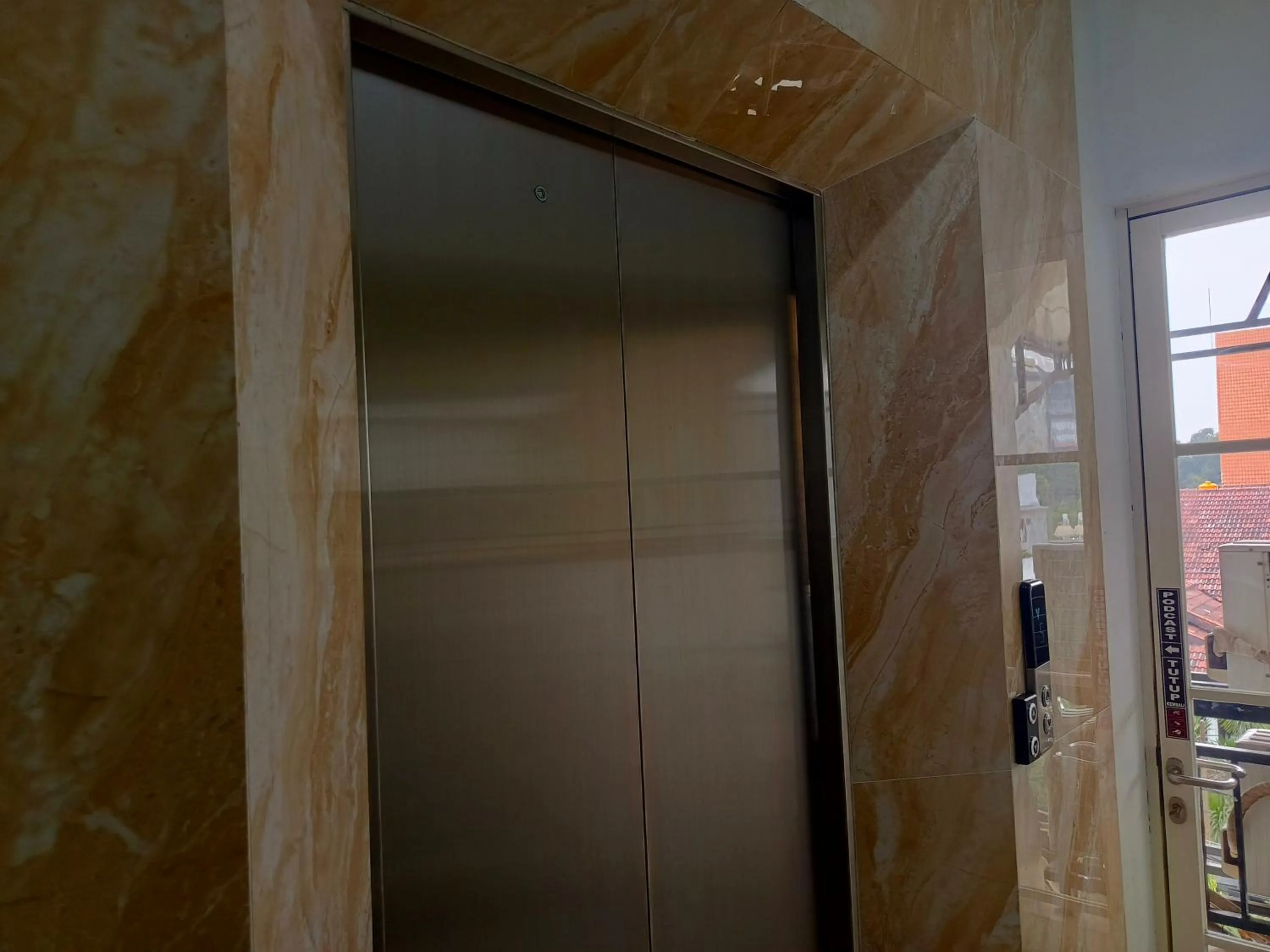 elevator in Kyrie Hotel