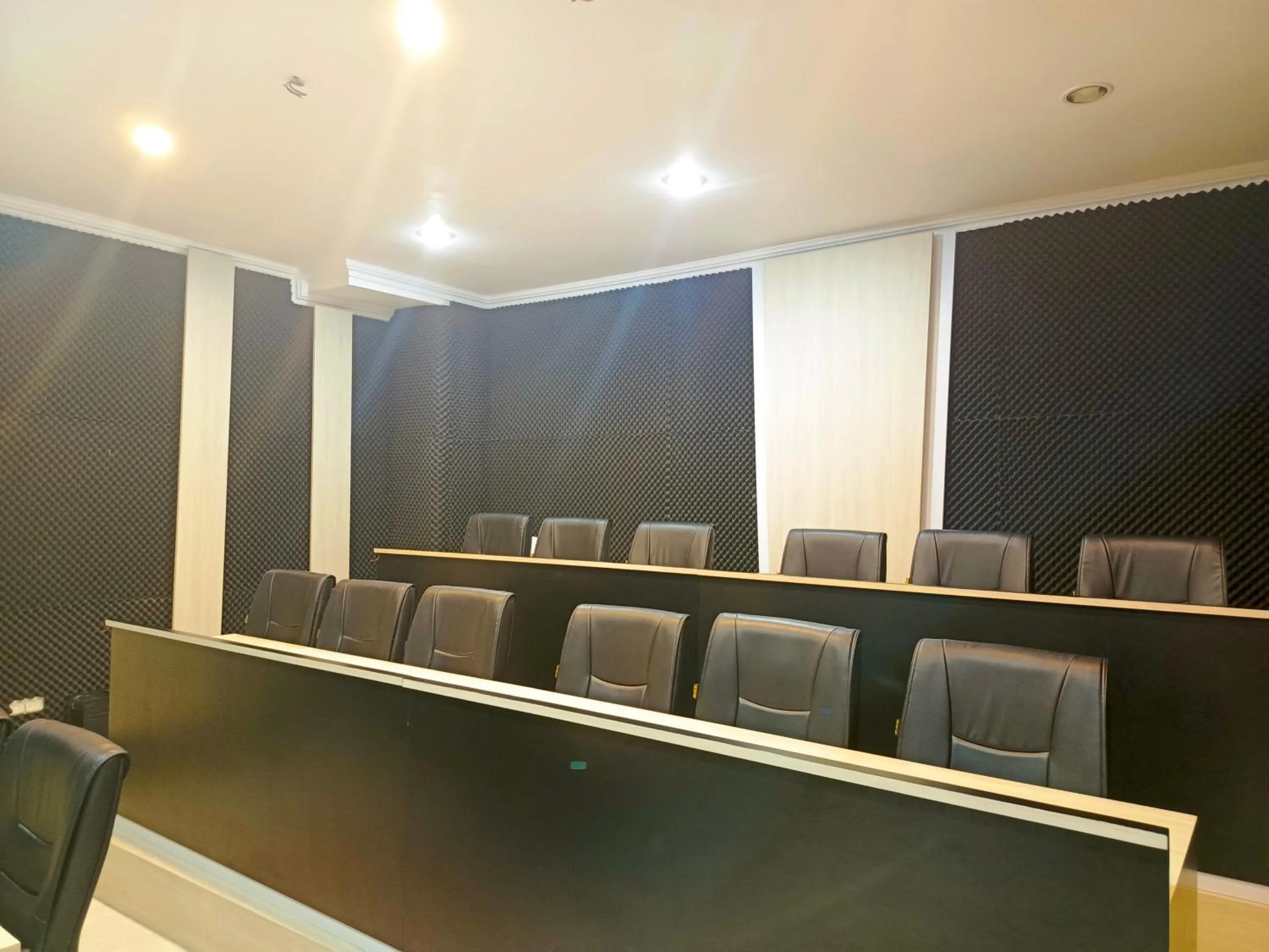 Meeting/conference room in Kyrie Hotel