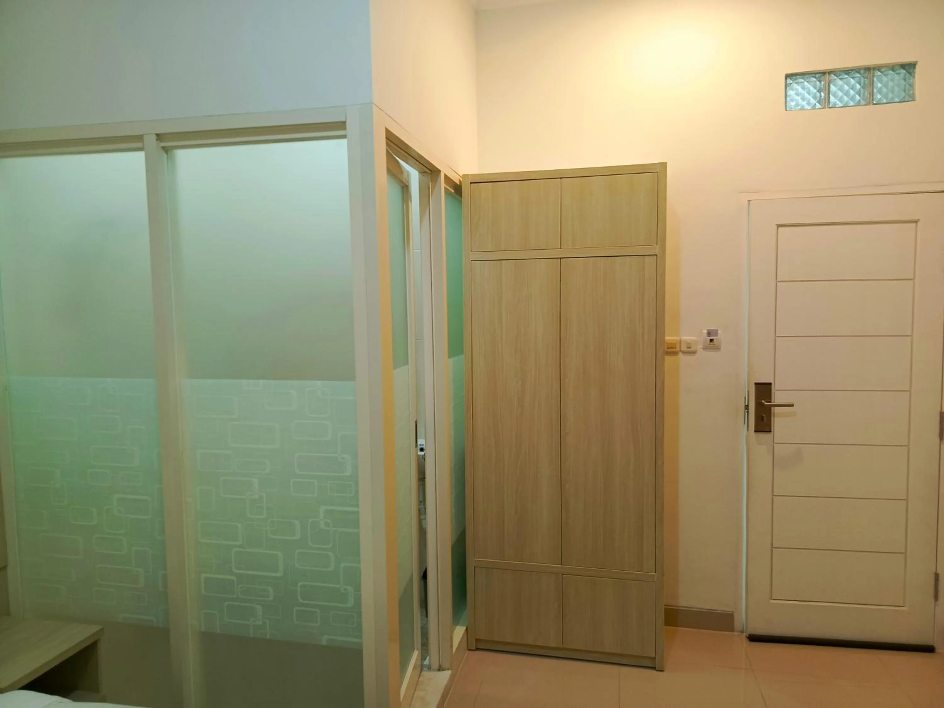 Shower in Kyrie Hotel