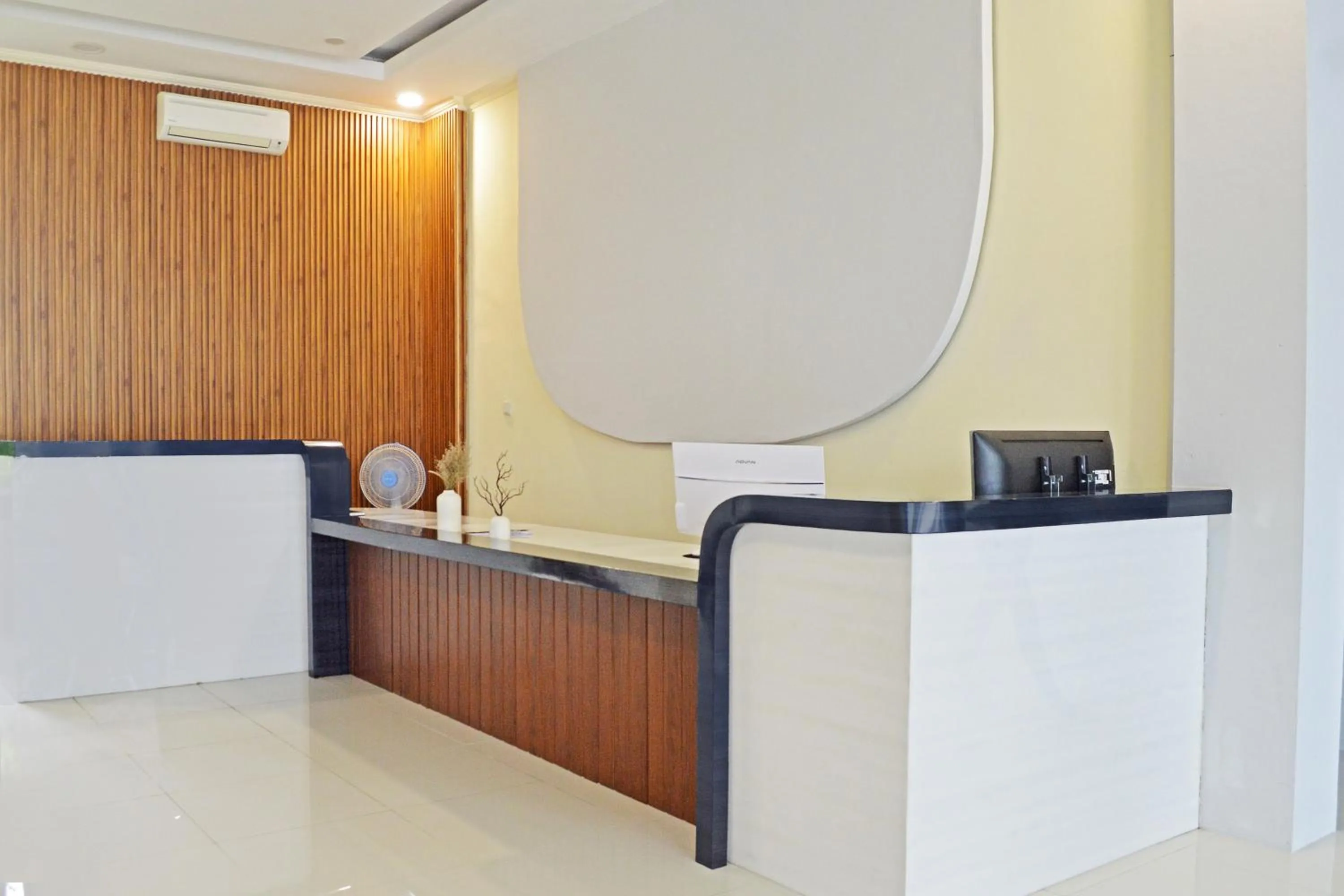 Lobby or reception in Collection O Balikpapan Near Balikpapan Super Block Formerly City Inn Hotel