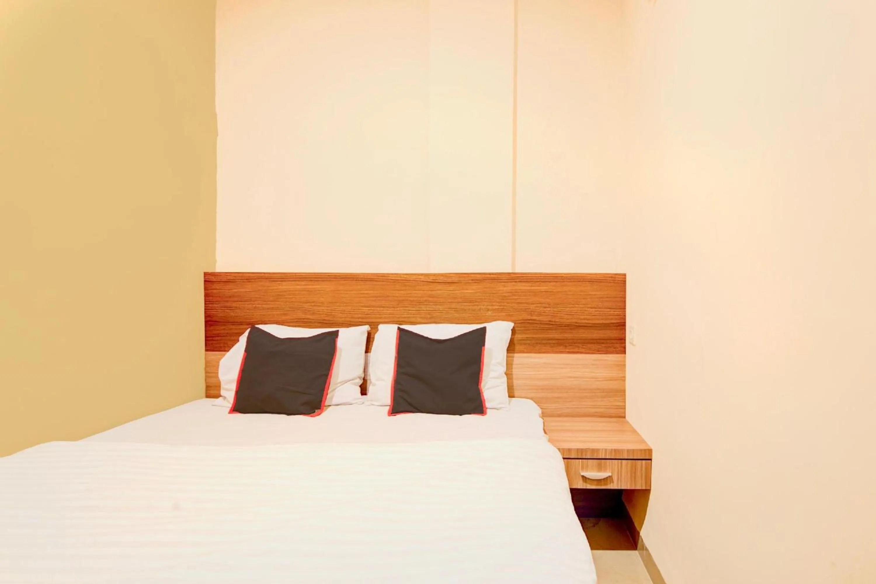 Bedroom, Bed in Capital O Pusat Kota Pekanbaru Near Mall Living World Formerly Radja Homestay